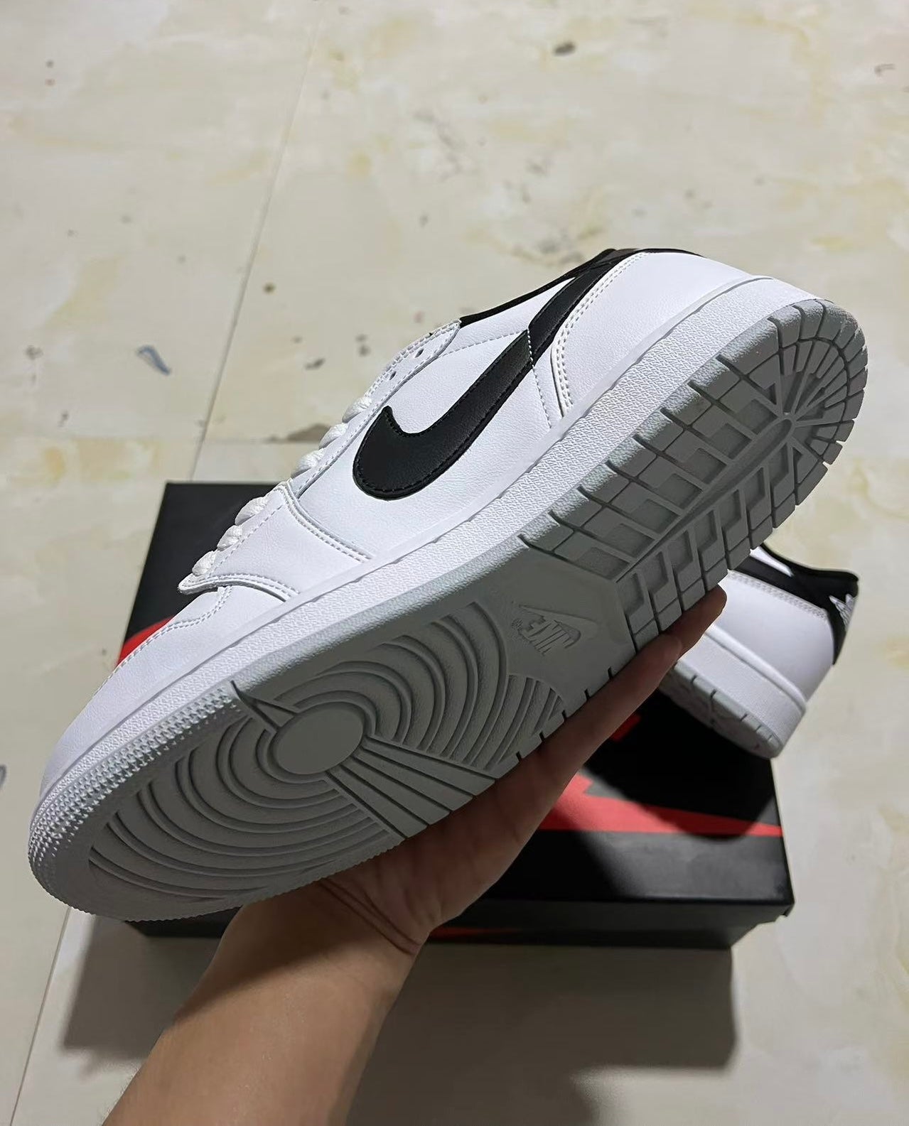 Jordan Retro 1 Low 85’