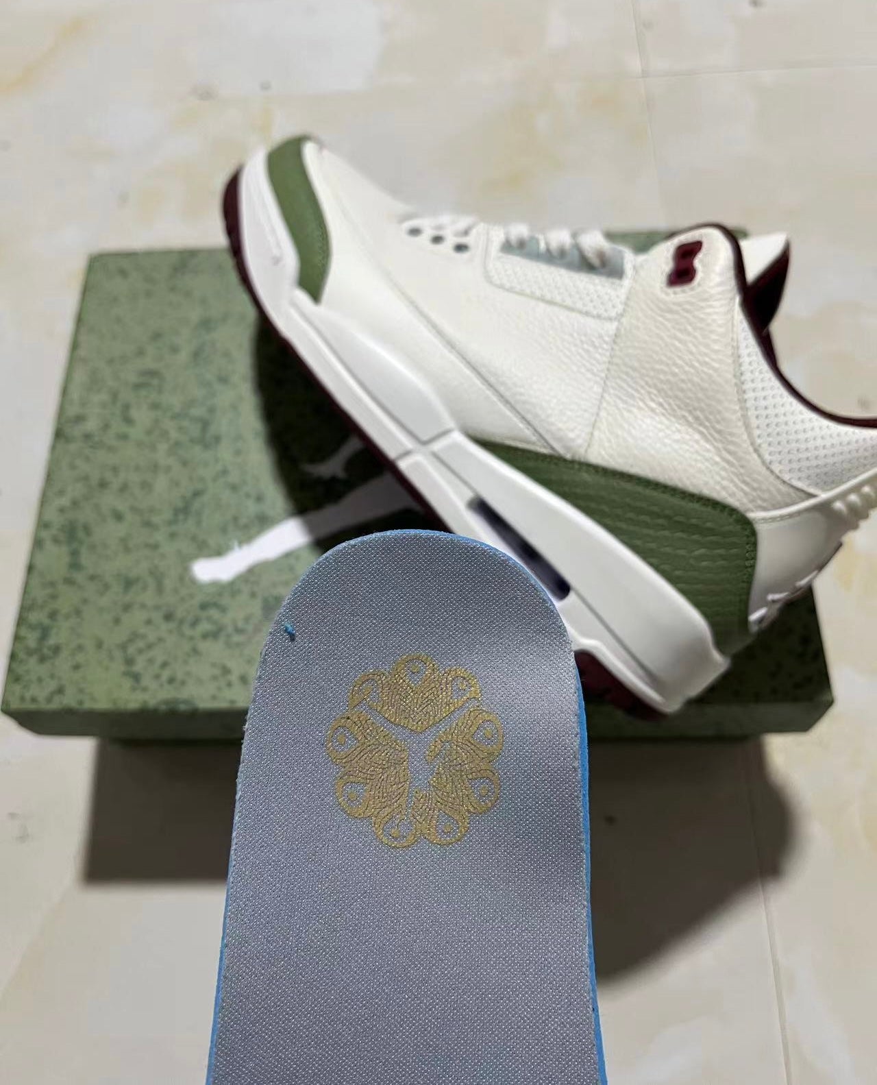 Jordan 3 - Medium Olive