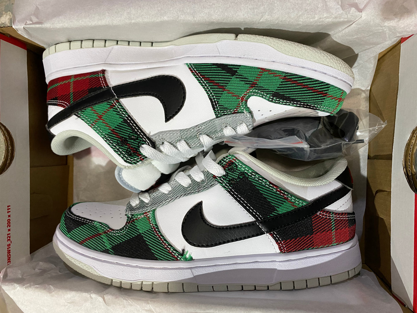 A Nike SB Dunk - Tartan Plaid Xmas