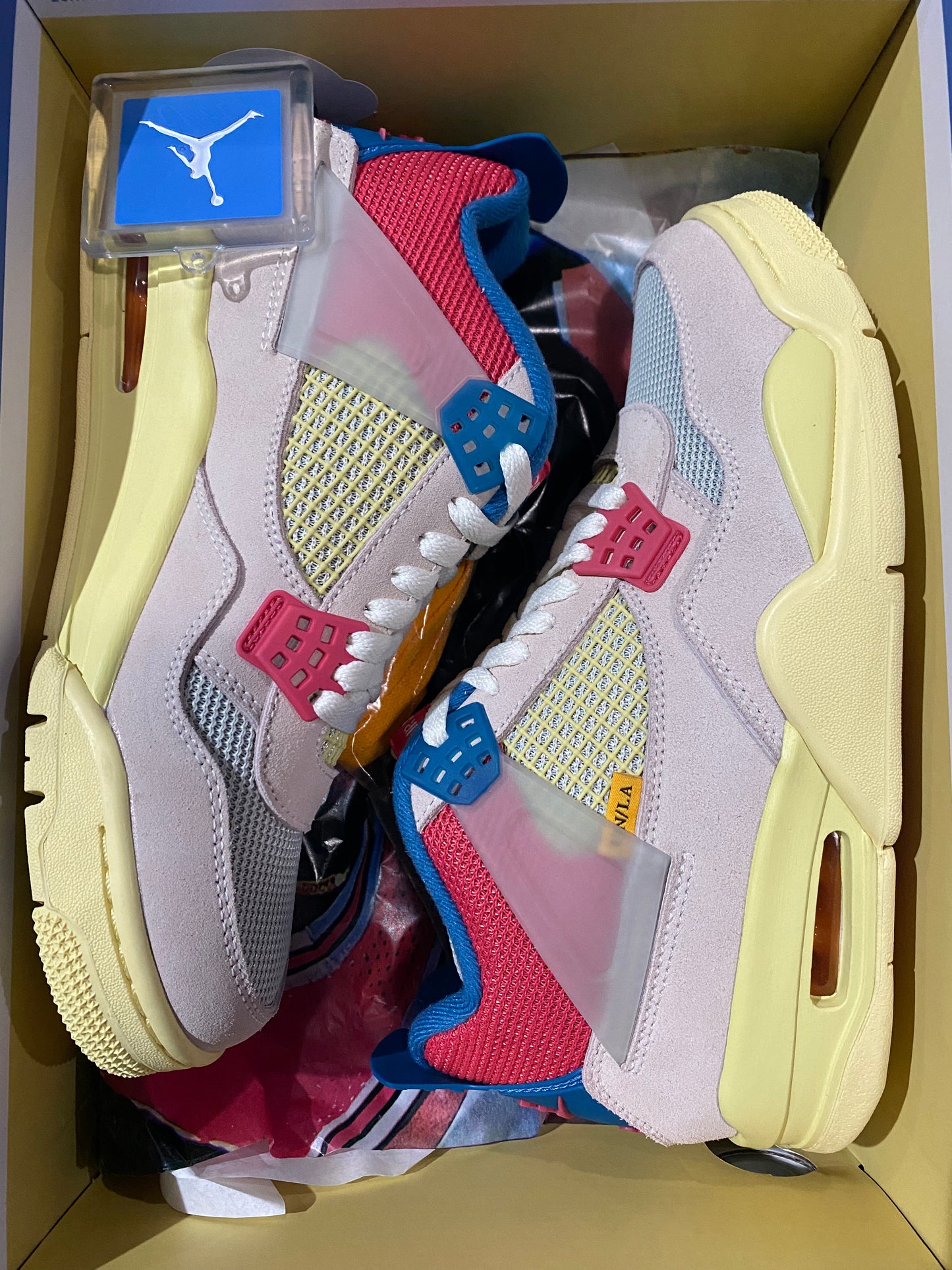 Jordan 4 - Union Guava Ice