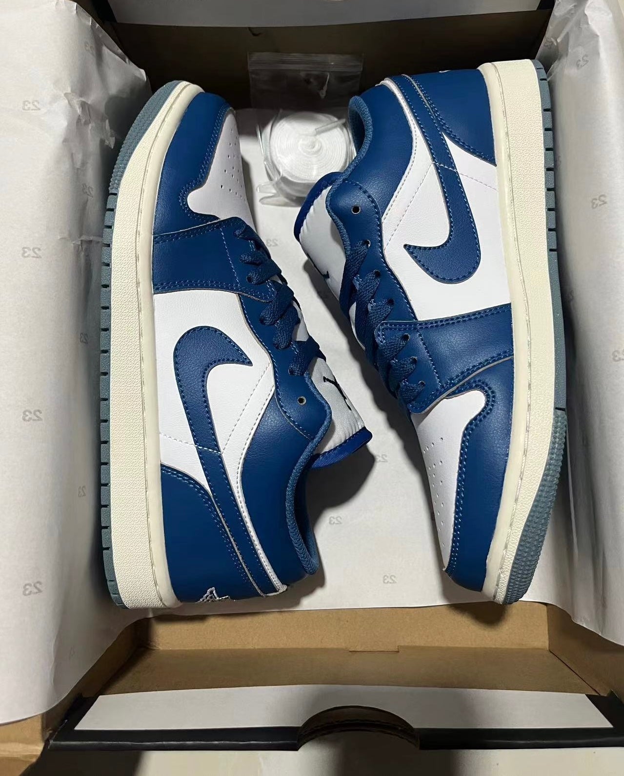 Jordan Retro 1 Low Marina Blue