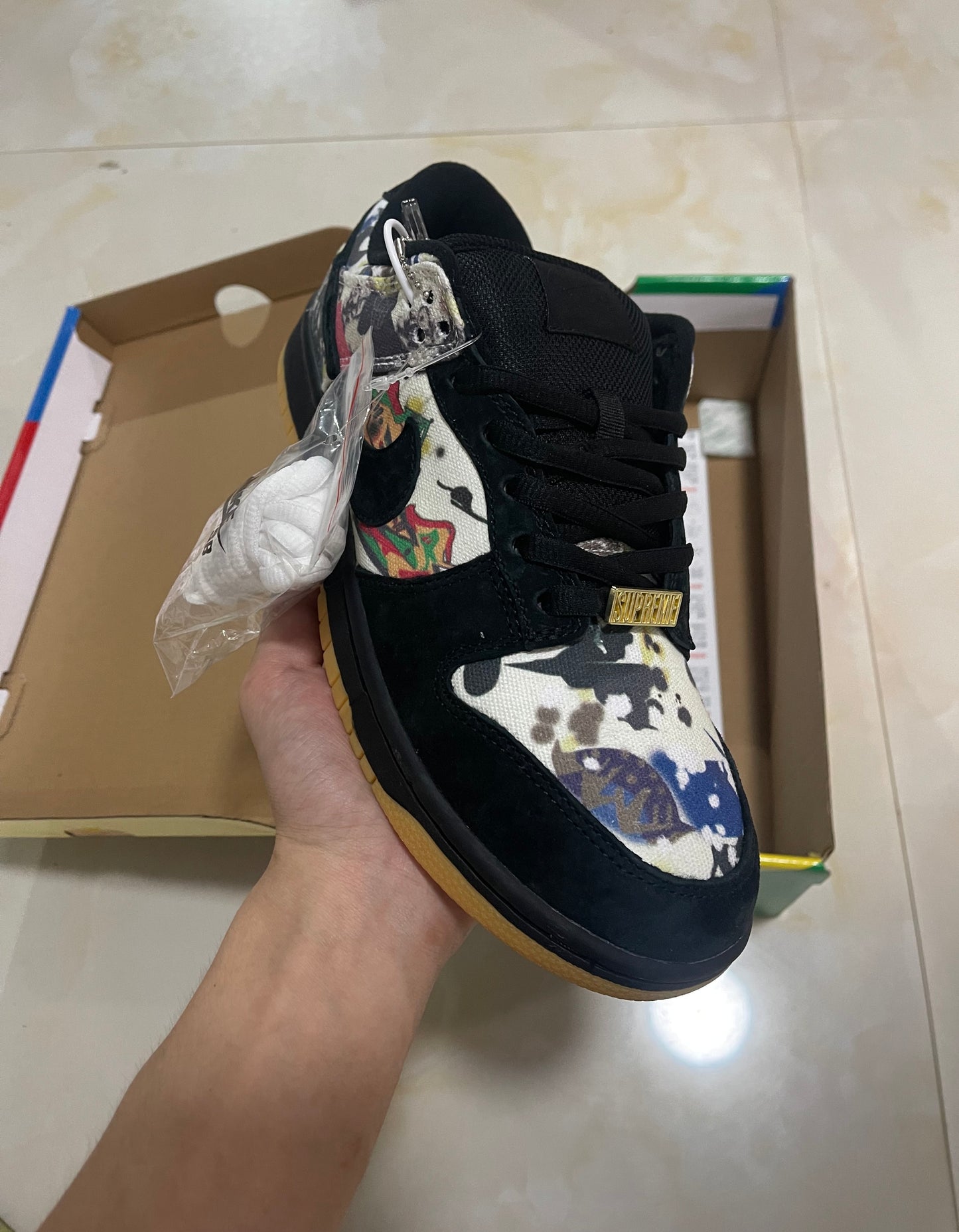A Nike SB Dunk - Supreme Rammellzee