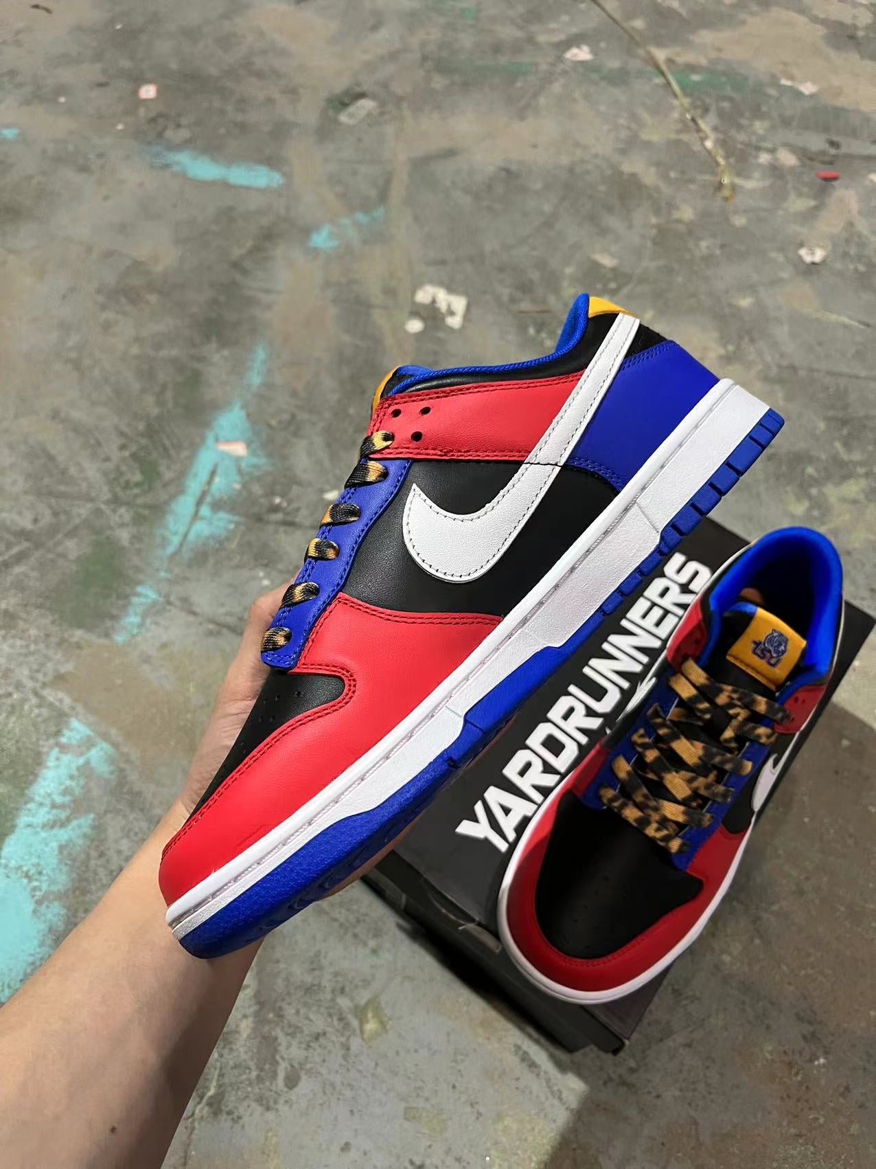 A Nike Sb Dunk - TSU Tennessee State University
