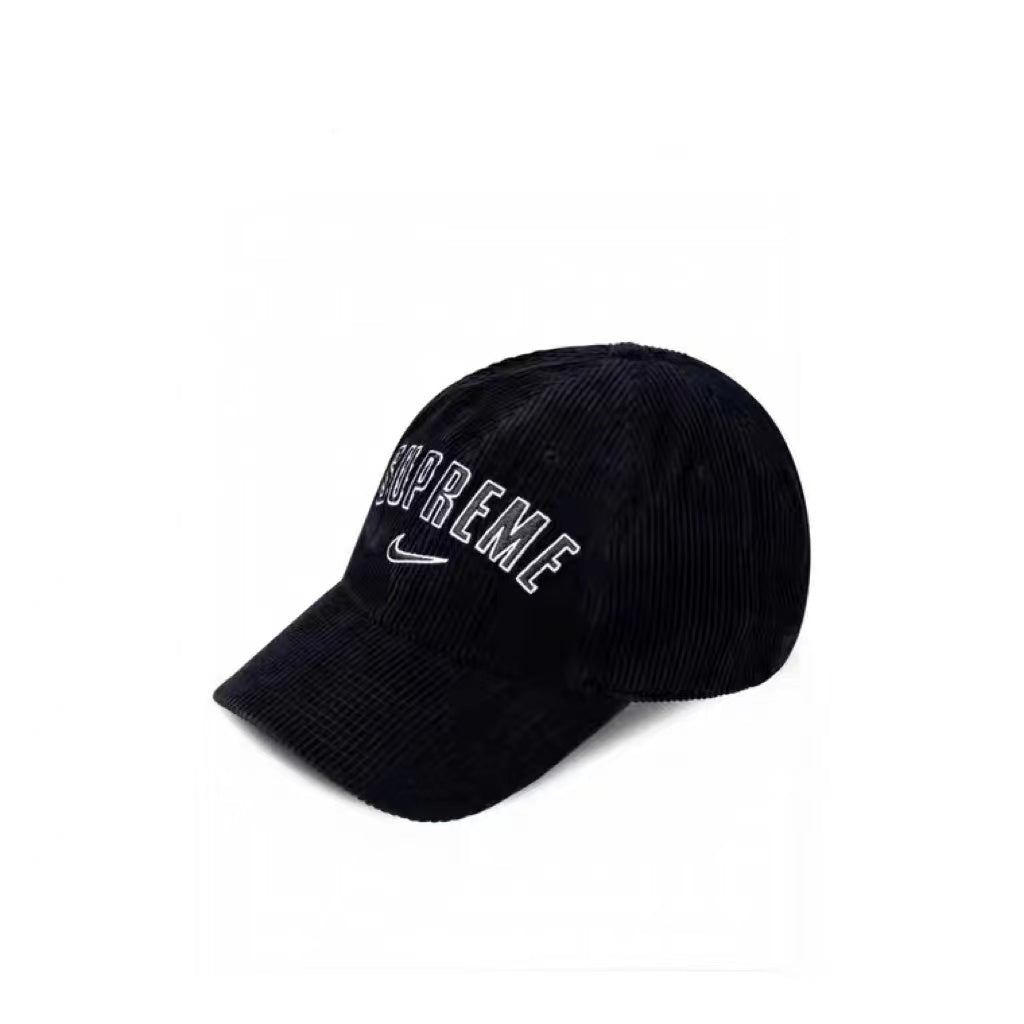 Supreme / Nike Gorra - Arc Corduroy