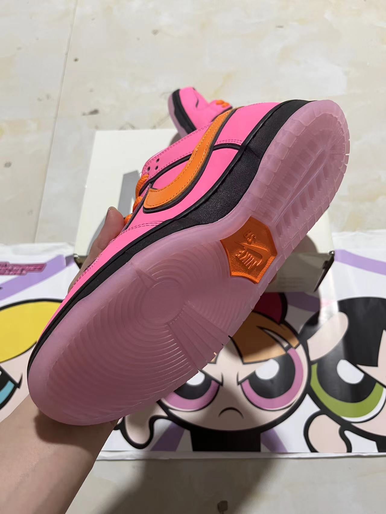 A Nike SB Dunk Powerpuff Girls - Blossom