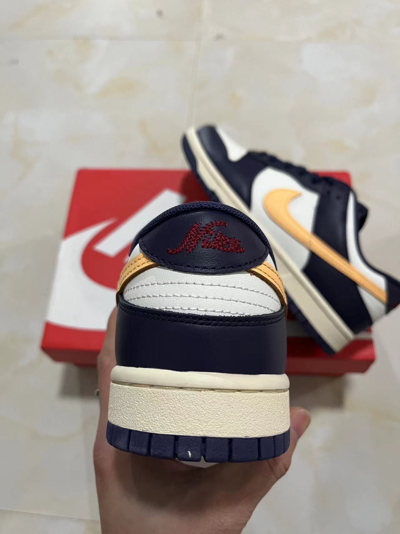A Nike Sb Dunk - Sail/Melon Coconut Milk