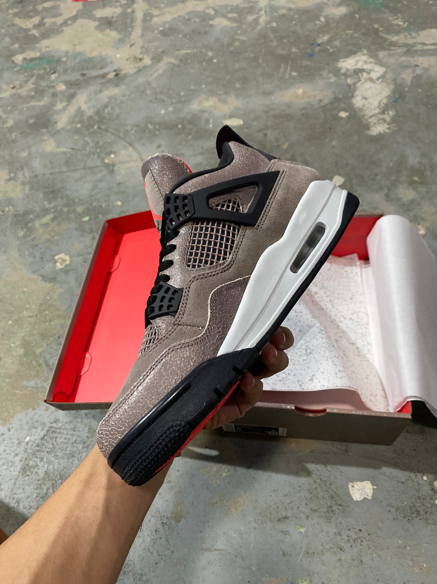 Jordan 4 - Taupe Haze