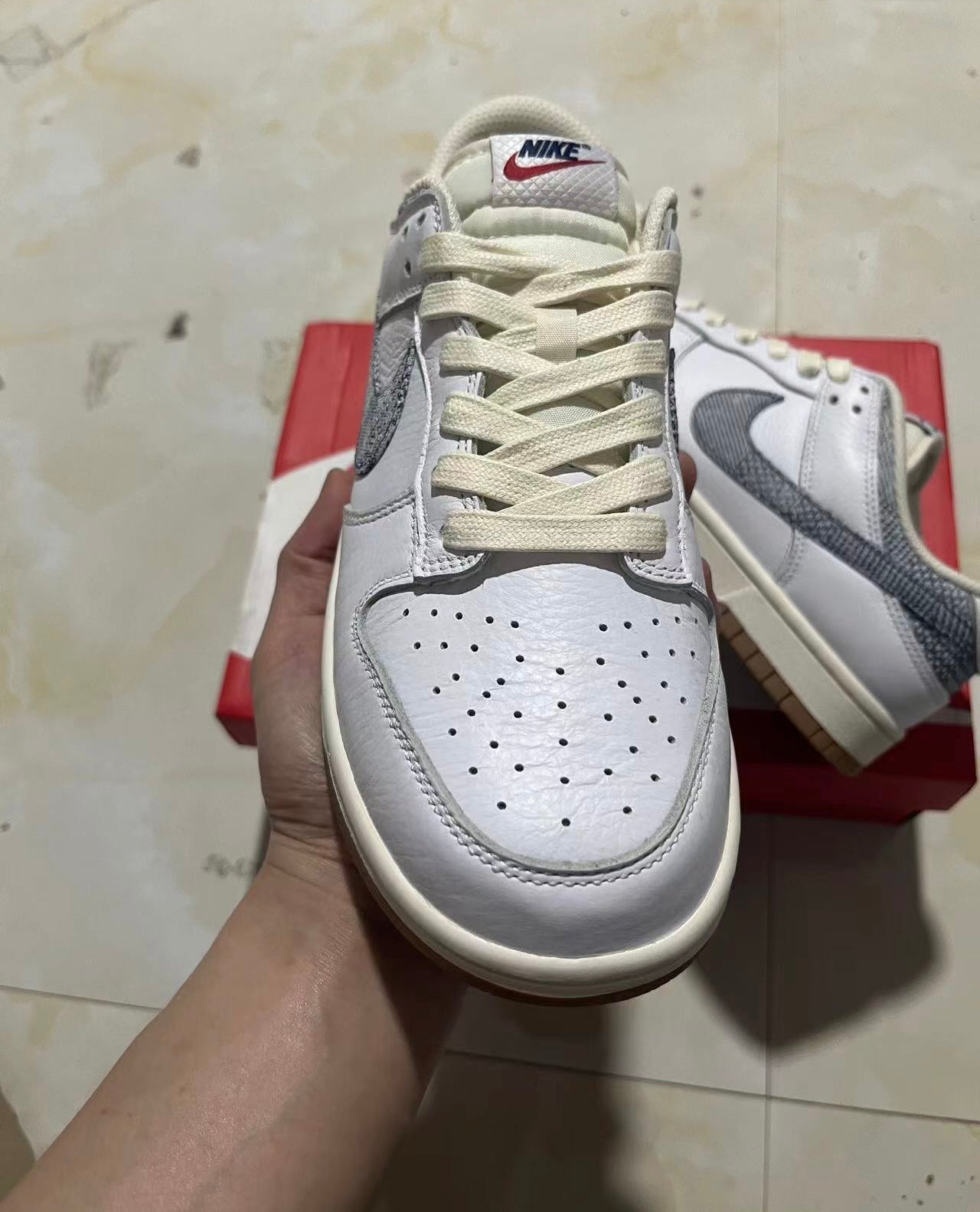 A Nike SB Dunk- Washed Denim