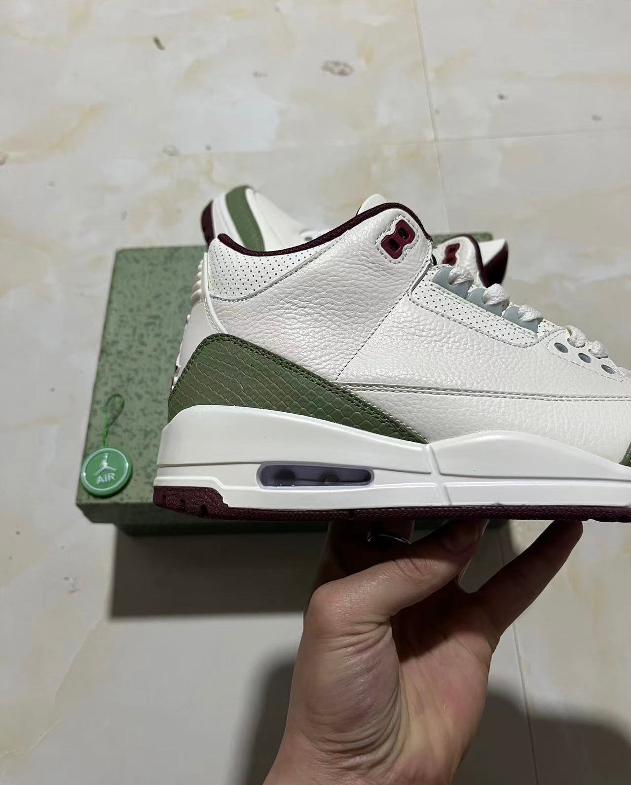 Jordan 3 - Medium Olive