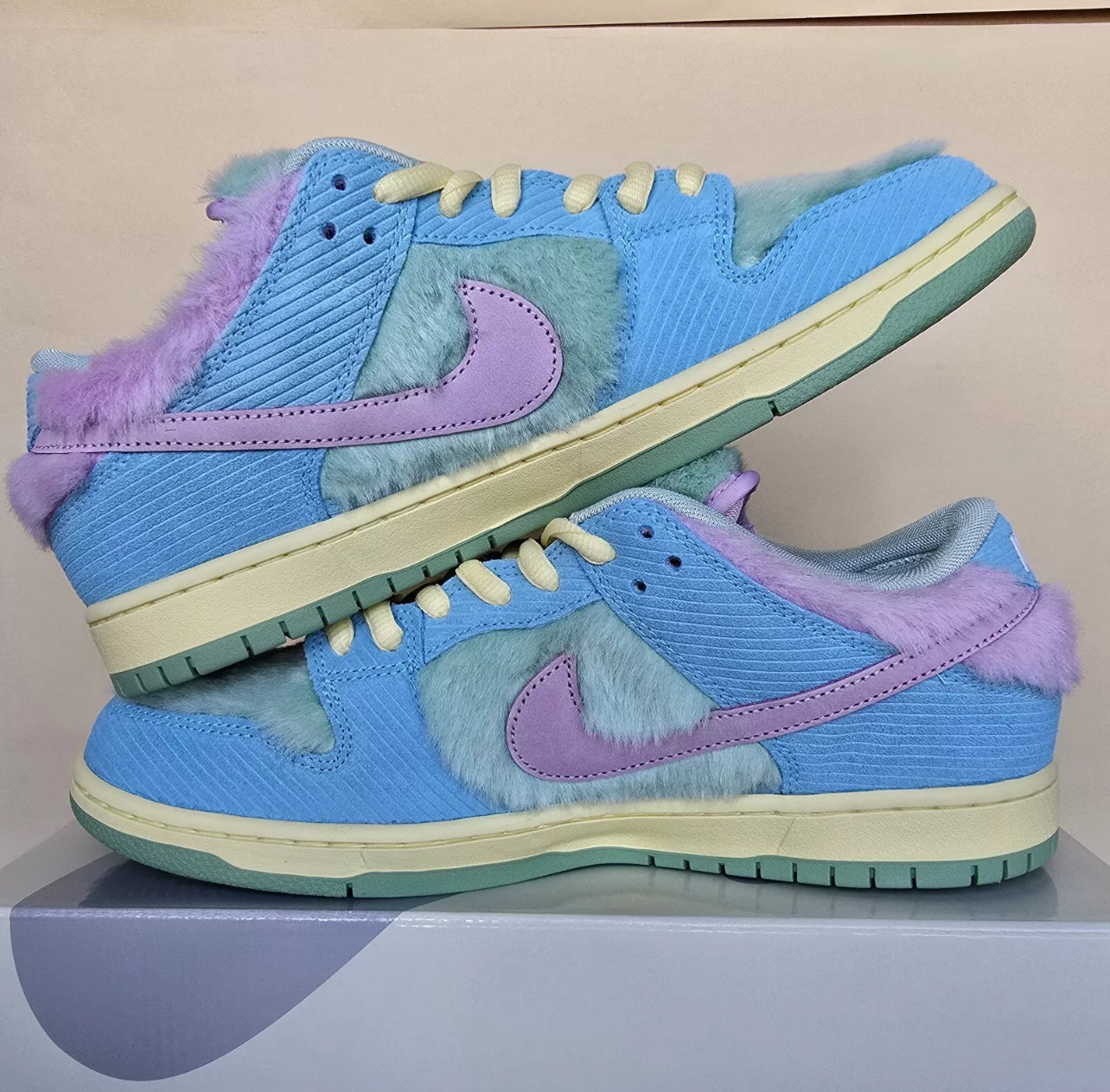 A Nike SB Dunk - Verdy