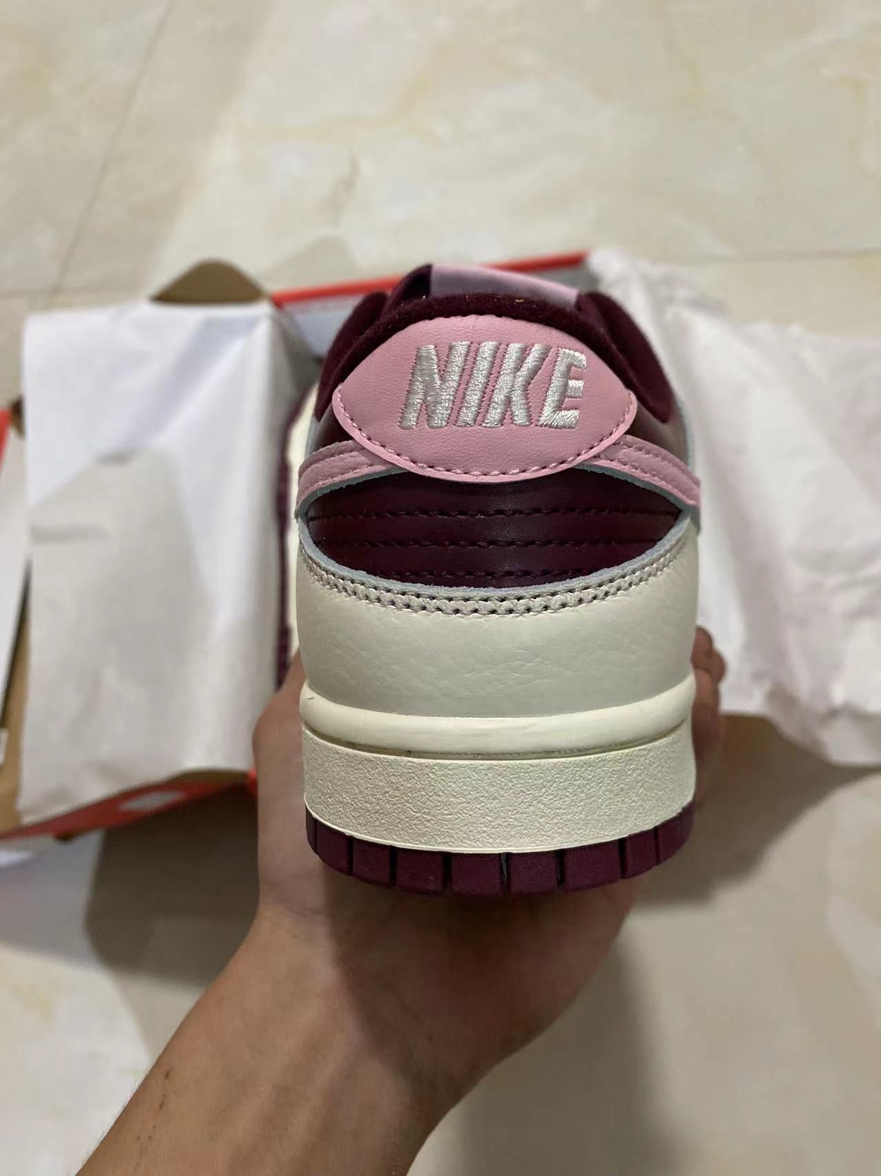 A Nike SB Dunk - Valentines Day