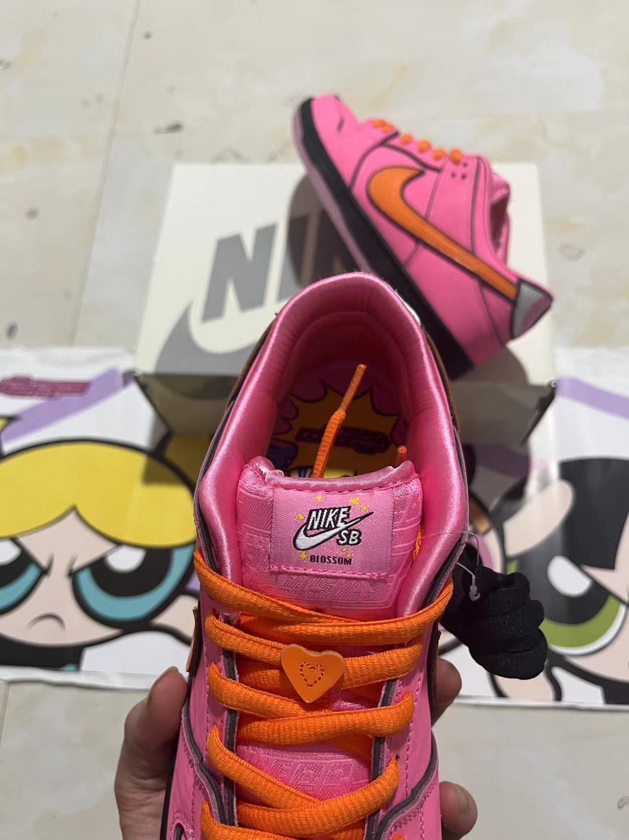 A Nike SB Dunk Powerpuff Girls - Blossom