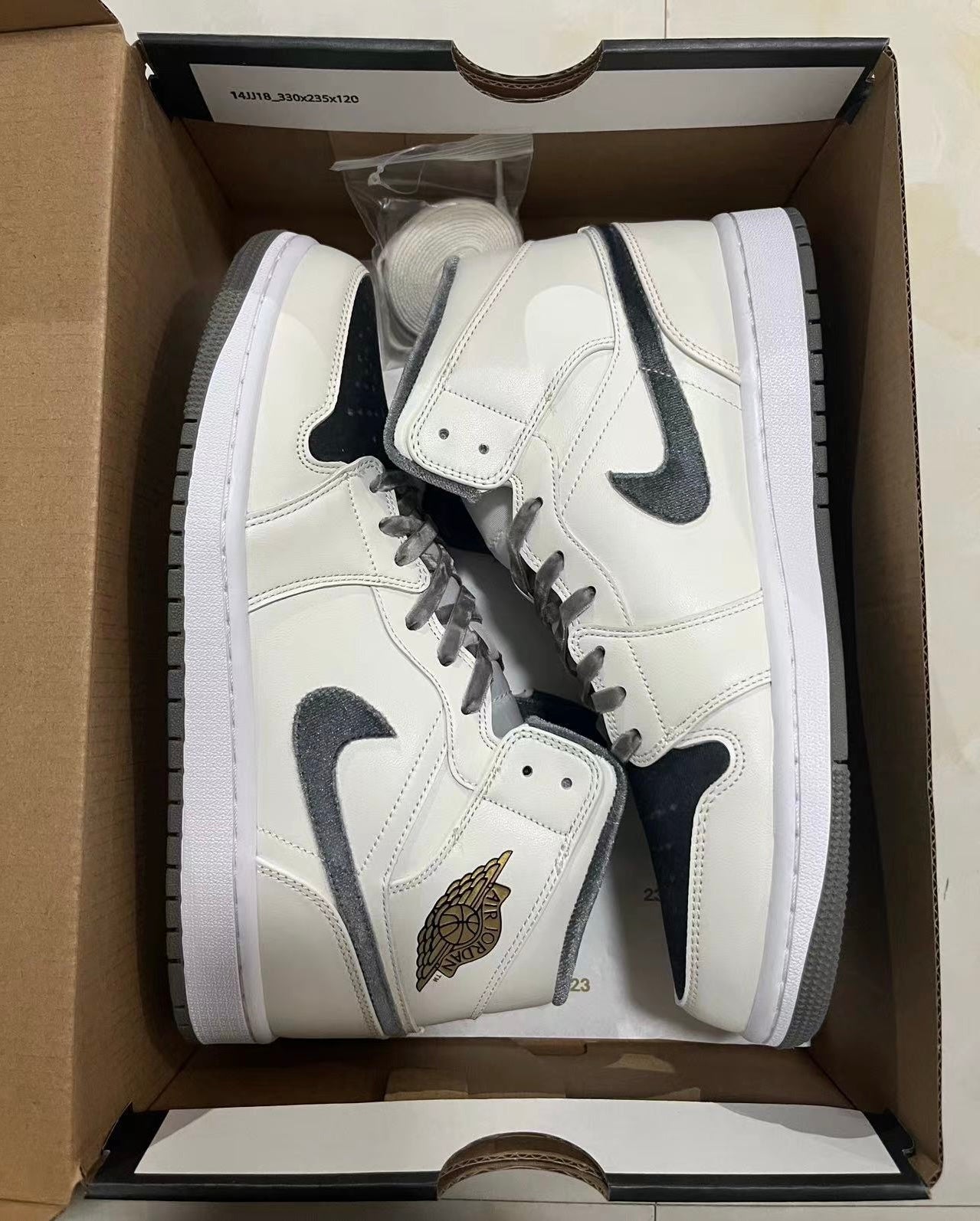 Jordan 1 Mid - Velvet Toe