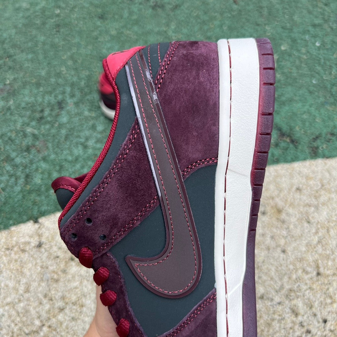 A Nike SB Dunk - Riot Skateshop
