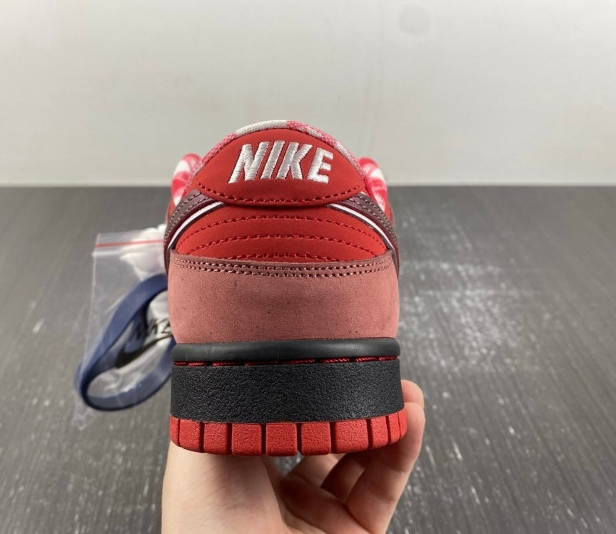 A Nike SB Dunk- Red Lobster