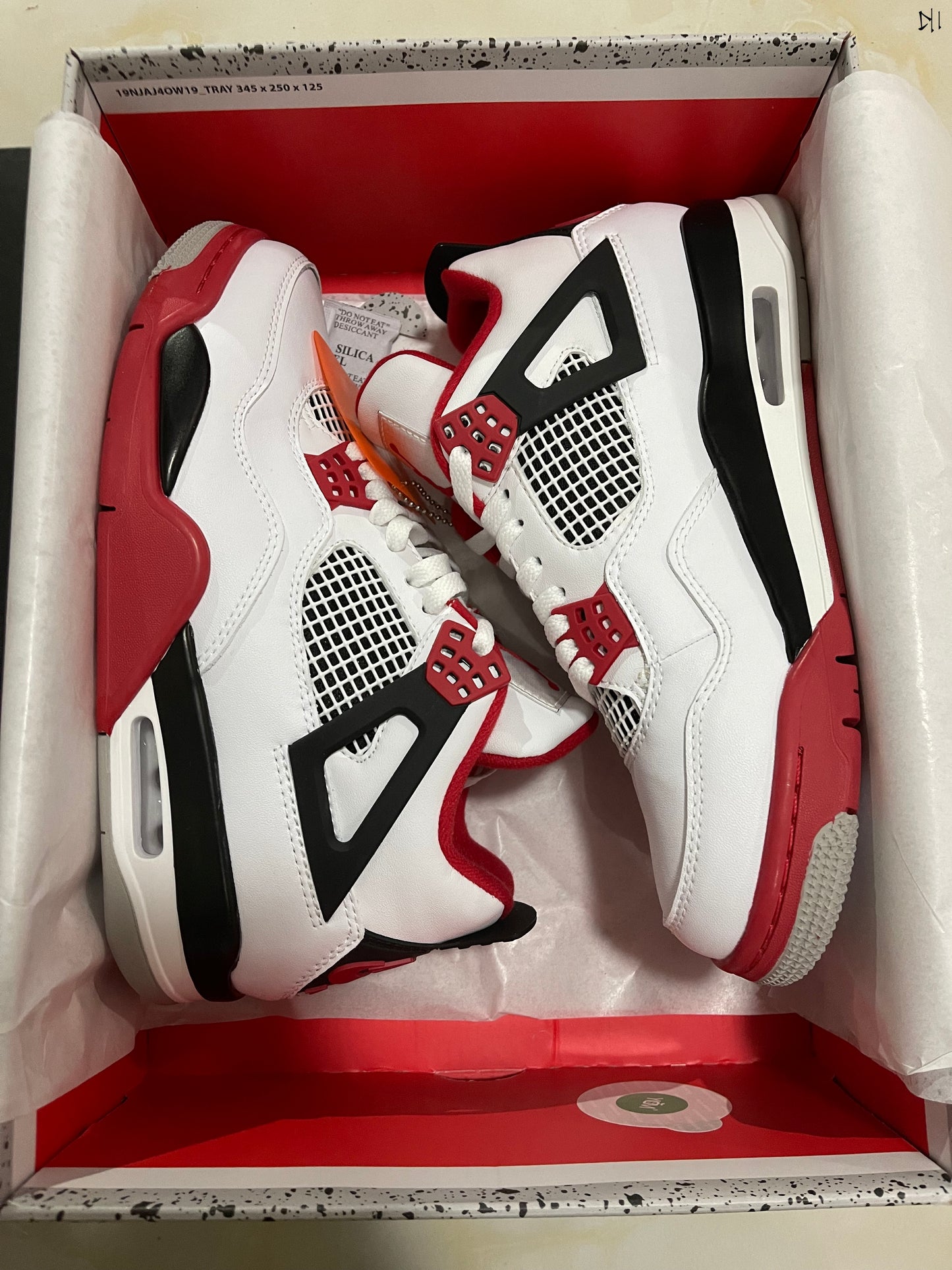 Jordan 4 - Fire Red
