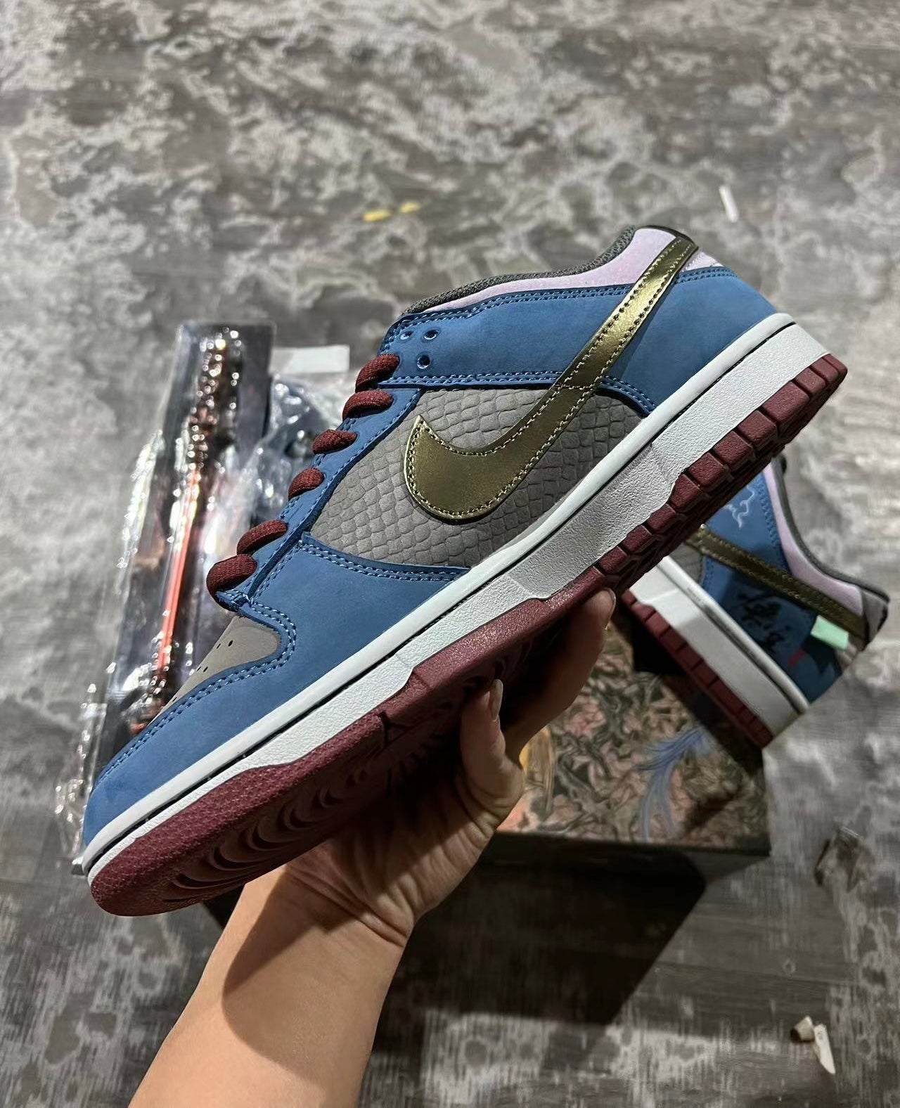 A Nike SB Dunk - Wu Kong