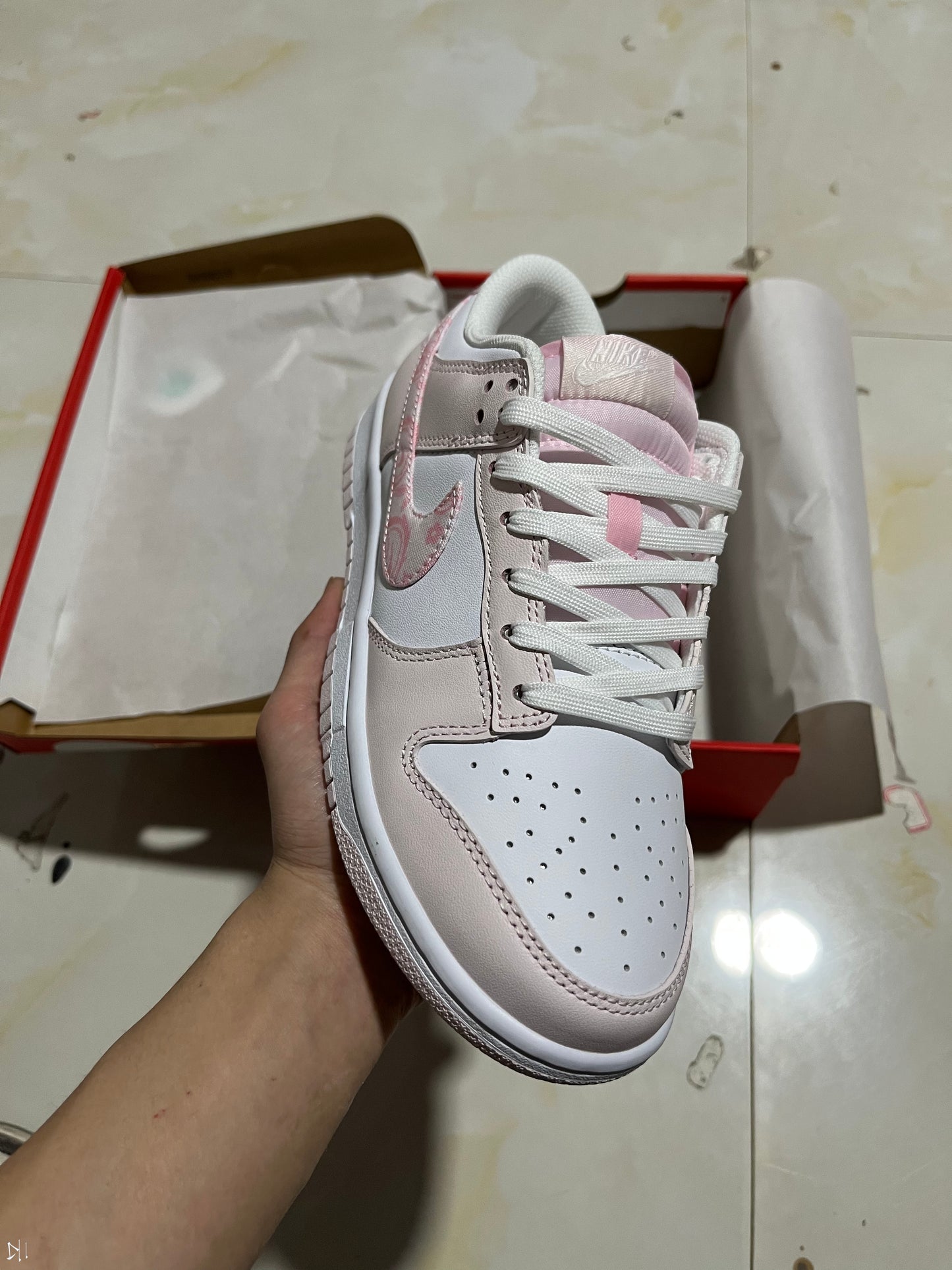 A Nike SB Dunk- Pink Paisley