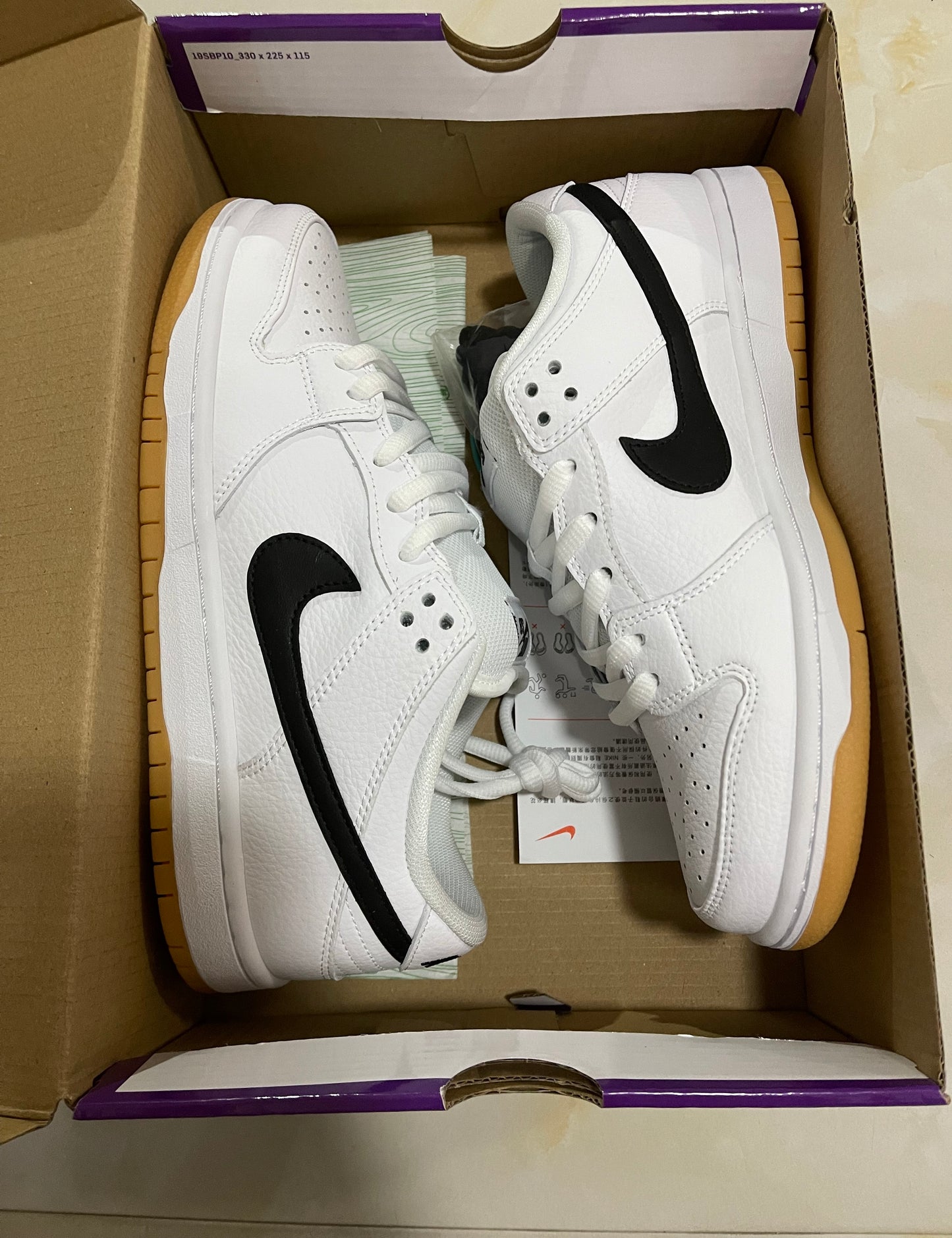 A Nike SB Dunk - White Gum