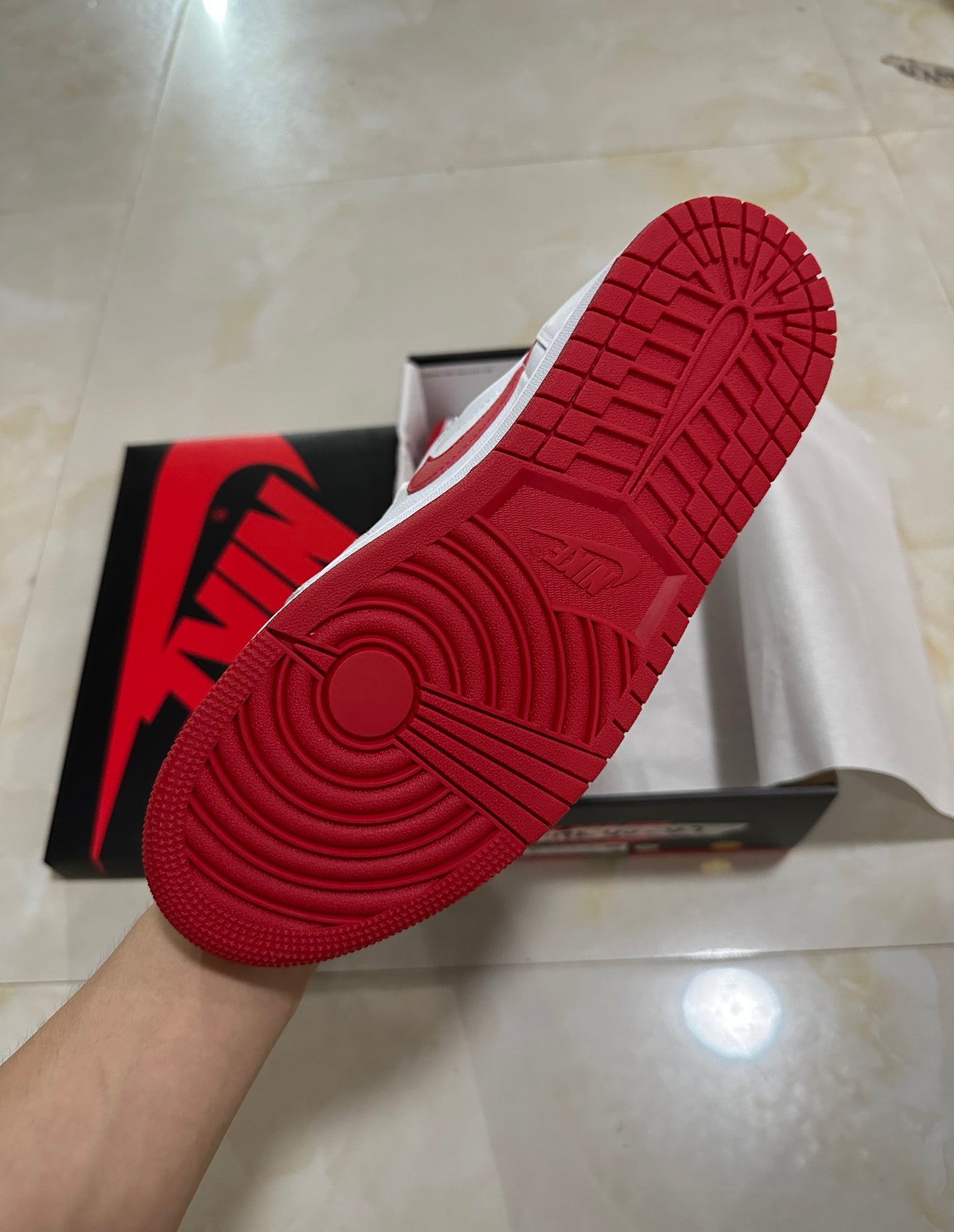 Jordan 1 Low - University Red