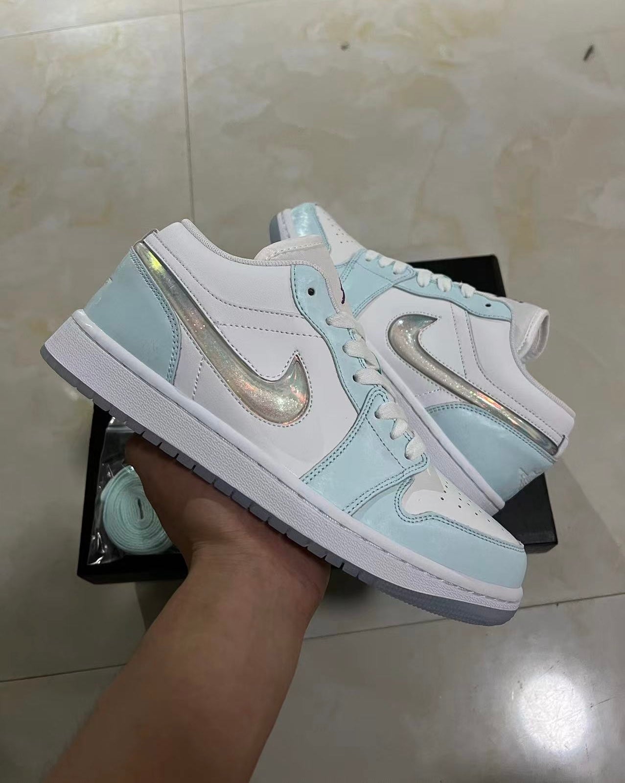 Jordan Retro 1 Low Glacier Blue
