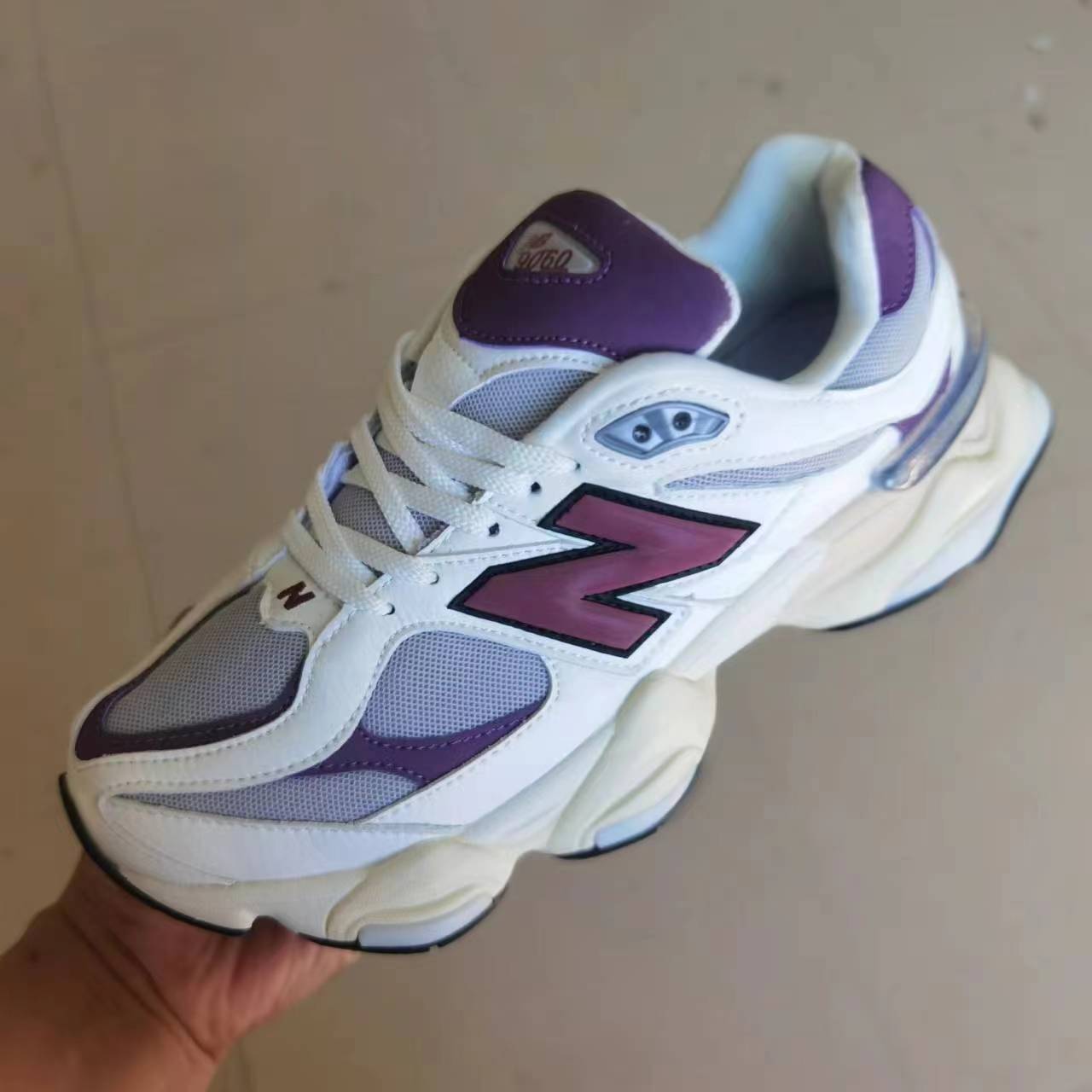 New Balance 9060 - Magenta