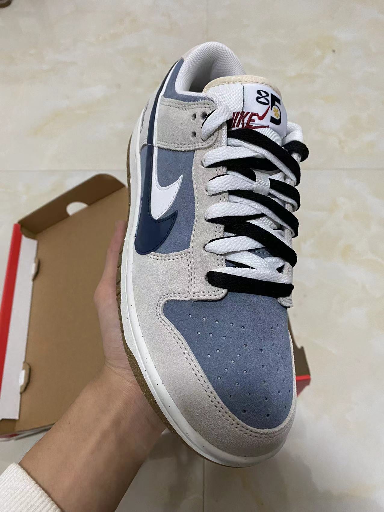 A Nike Dunk Low - 85 SE Grey Orchid Santa Claus