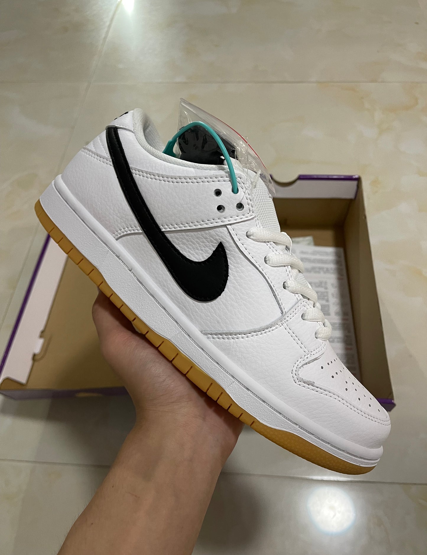 A Nike SB Dunk - White Gum