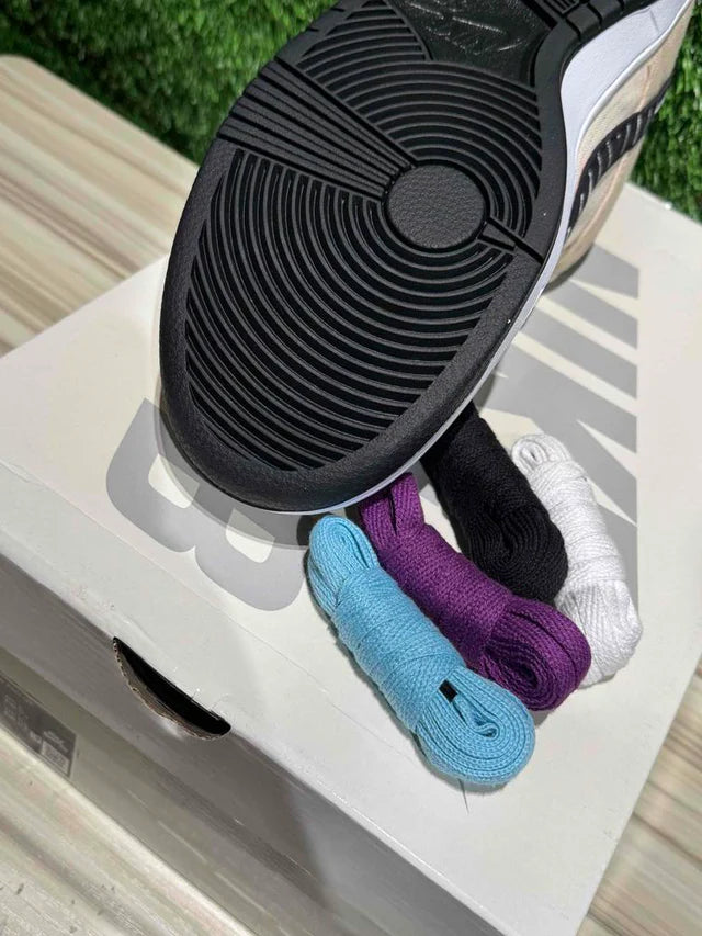 A Nike SB Dunk - Albino Preto