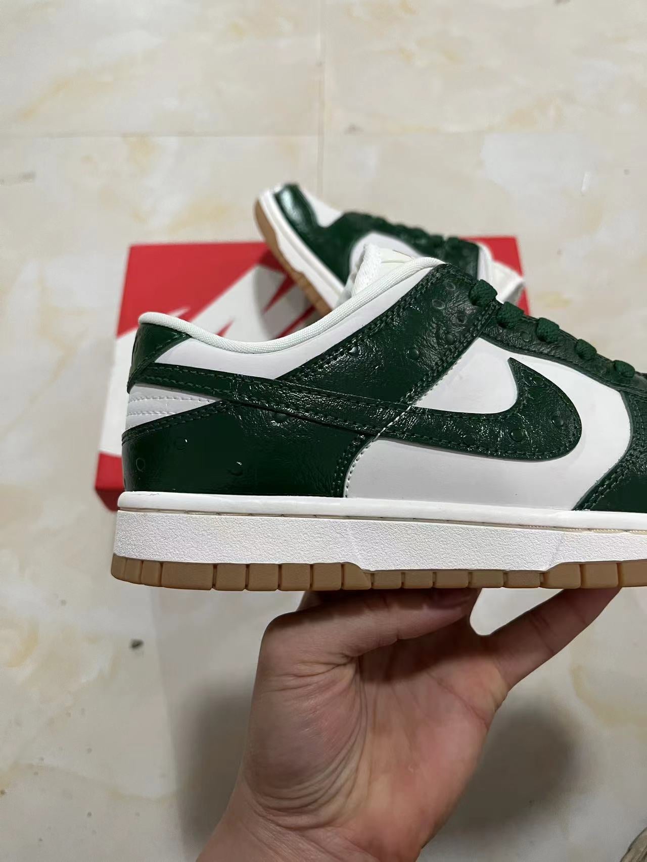 Nike SB Dunk - Gorge Green