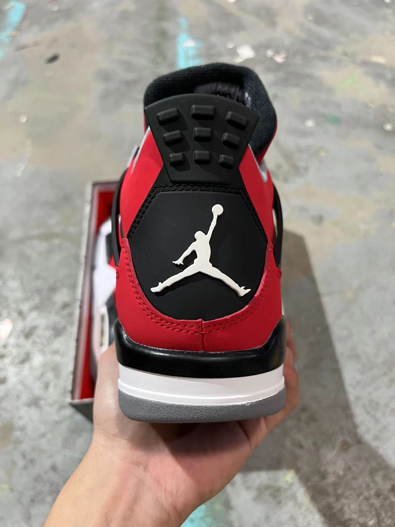 Jordan 4 - Toro Bravo