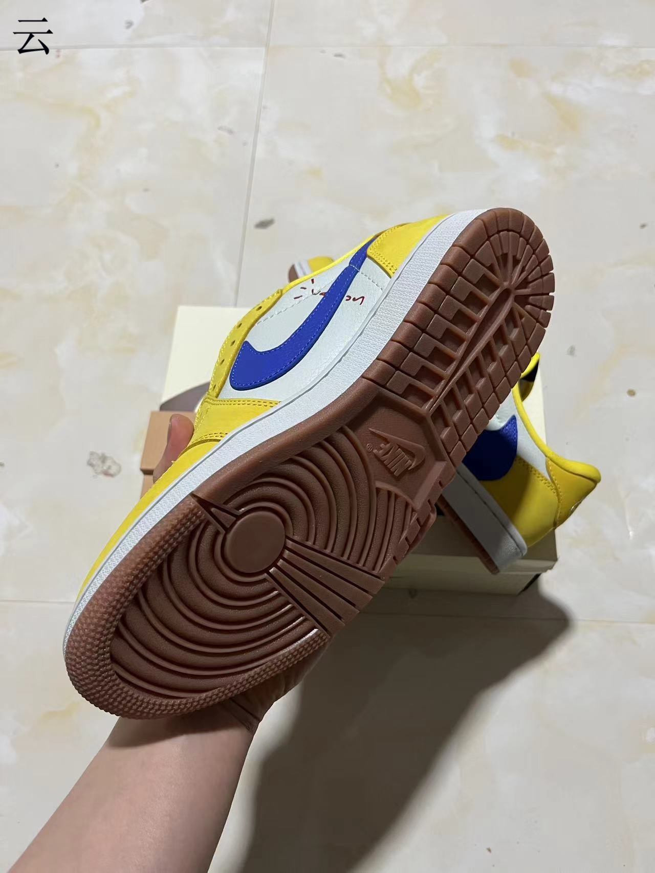 Jordan 1 Low - Travis Scott Canary