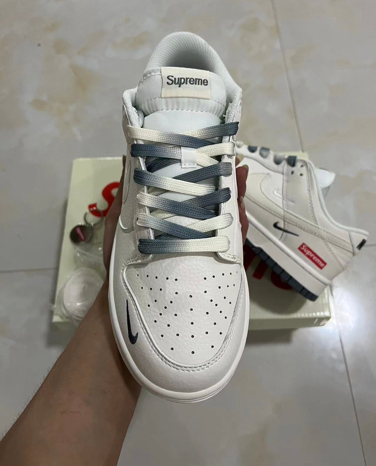 A Nike SB Dunk - Supreme Collab