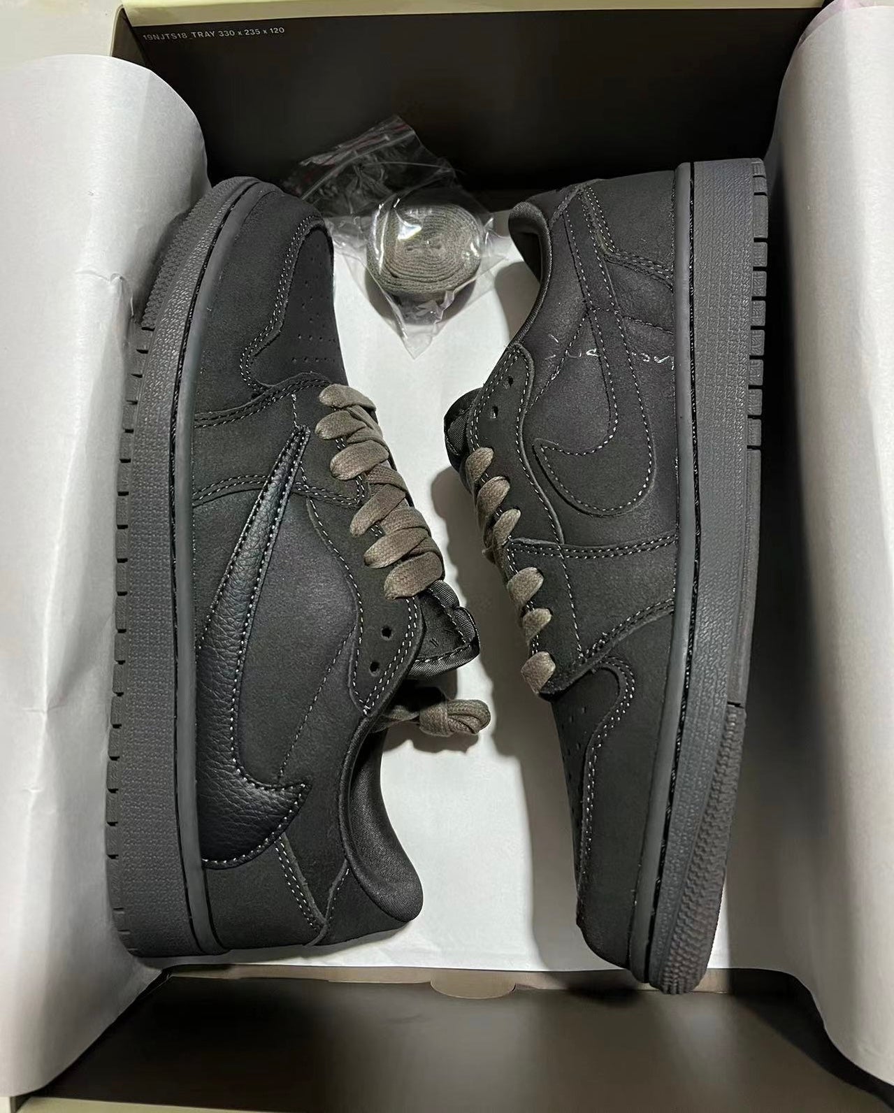 Jordan 1 Travis Scott - Velvet Brown