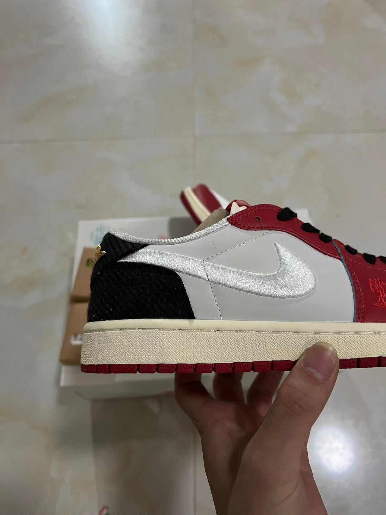 Jordan 1 Low - Trophy Room