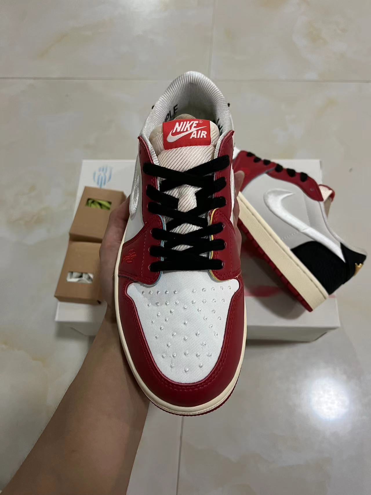 Jordan 1 Low - Trophy Room