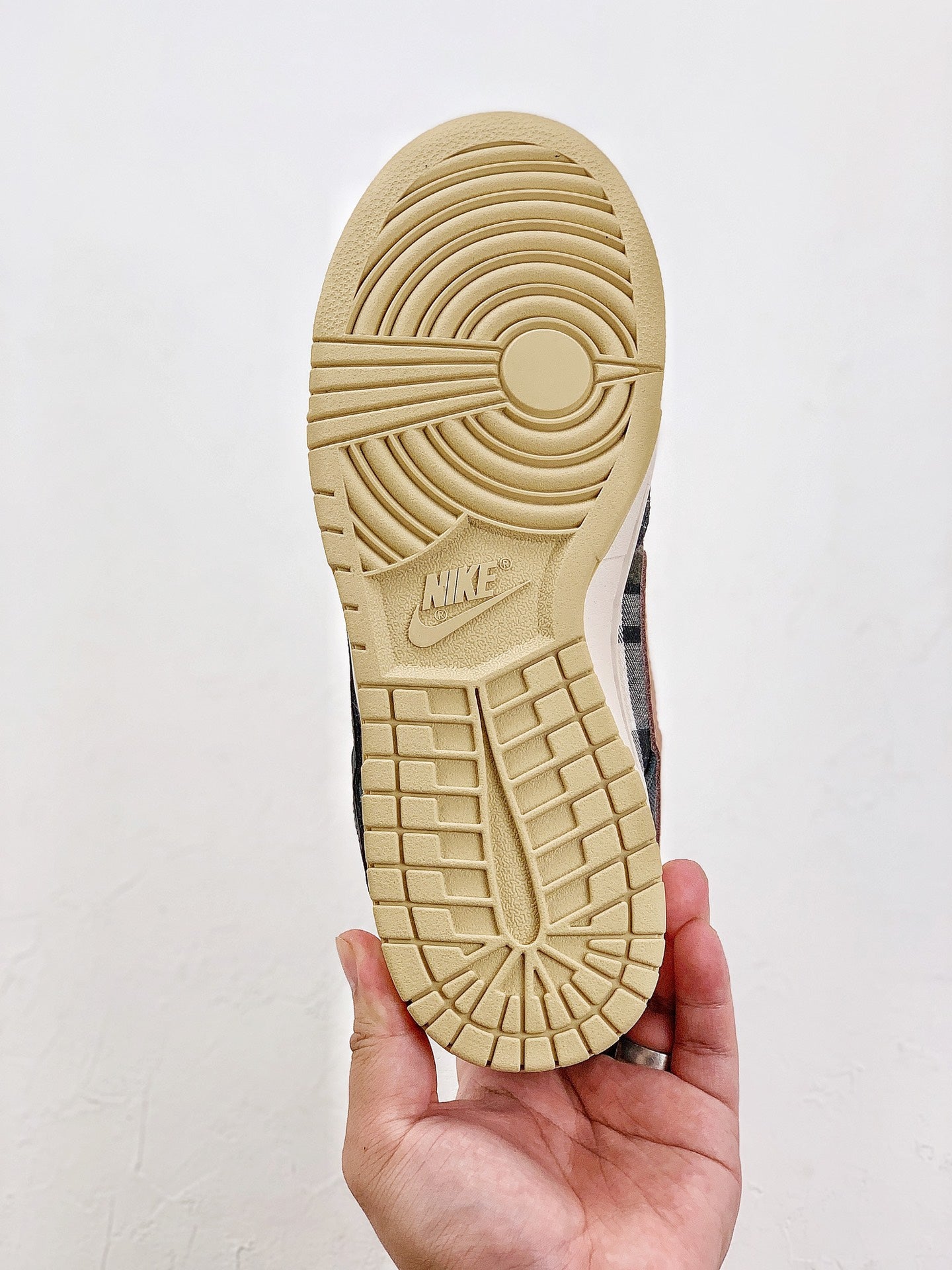 A Nike SB Dunk - Travis Scott Cactus Jack