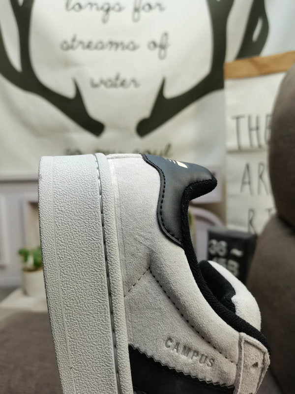 Adidas - Campus 00’s