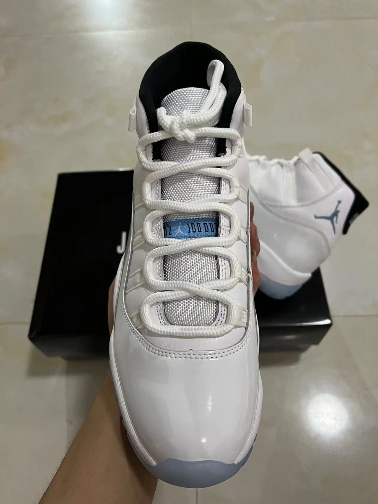 Jordan 11 - Legend Blue