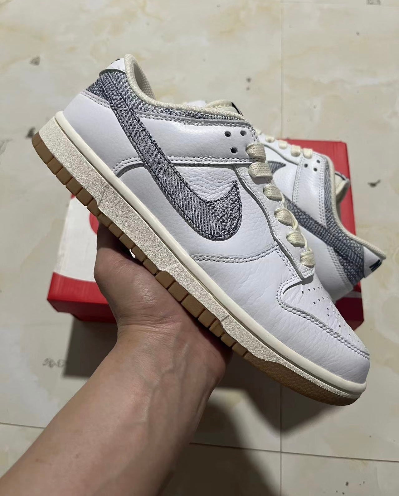 A Nike SB Dunk- Washed Denim