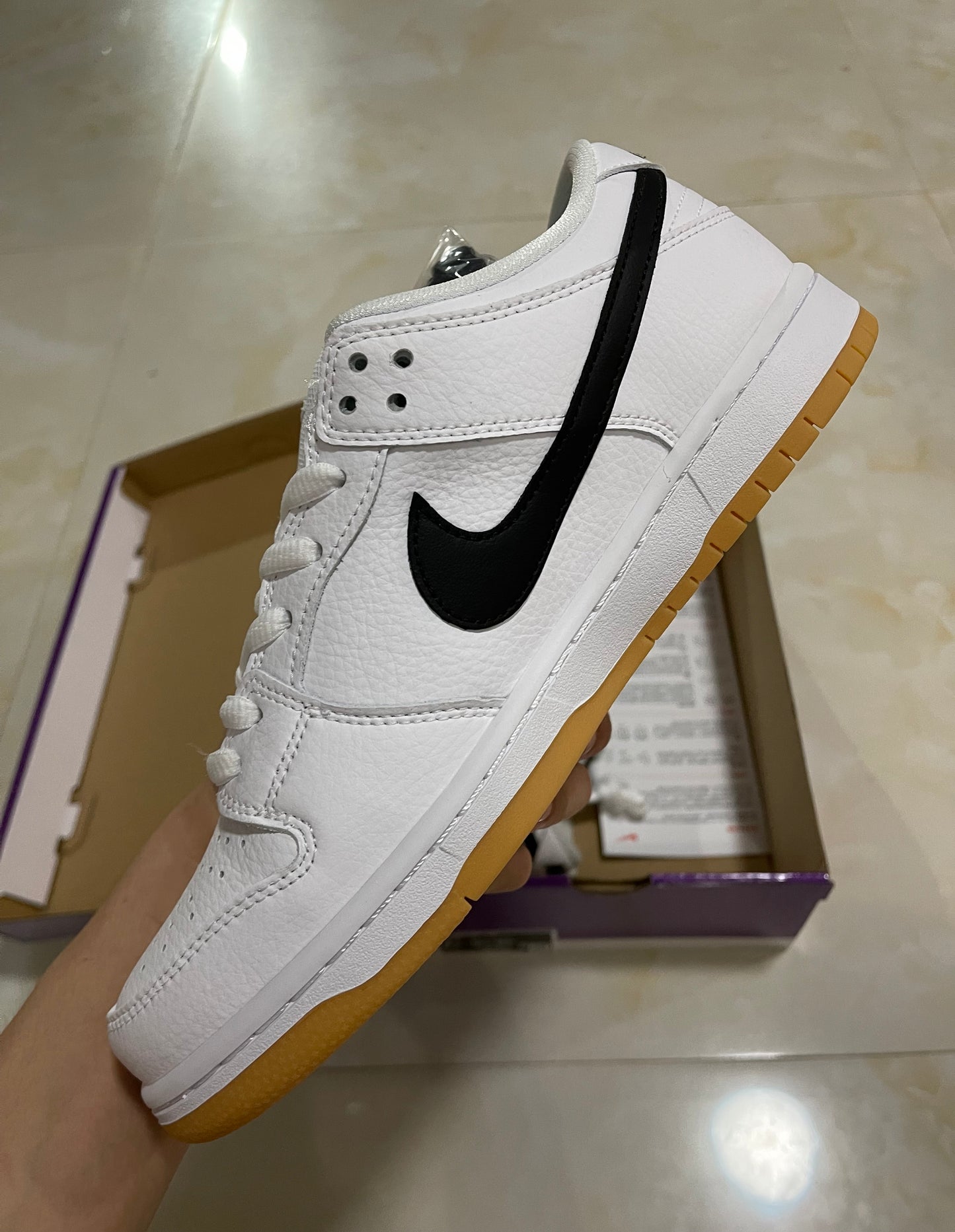 A Nike SB Dunk - White Gum