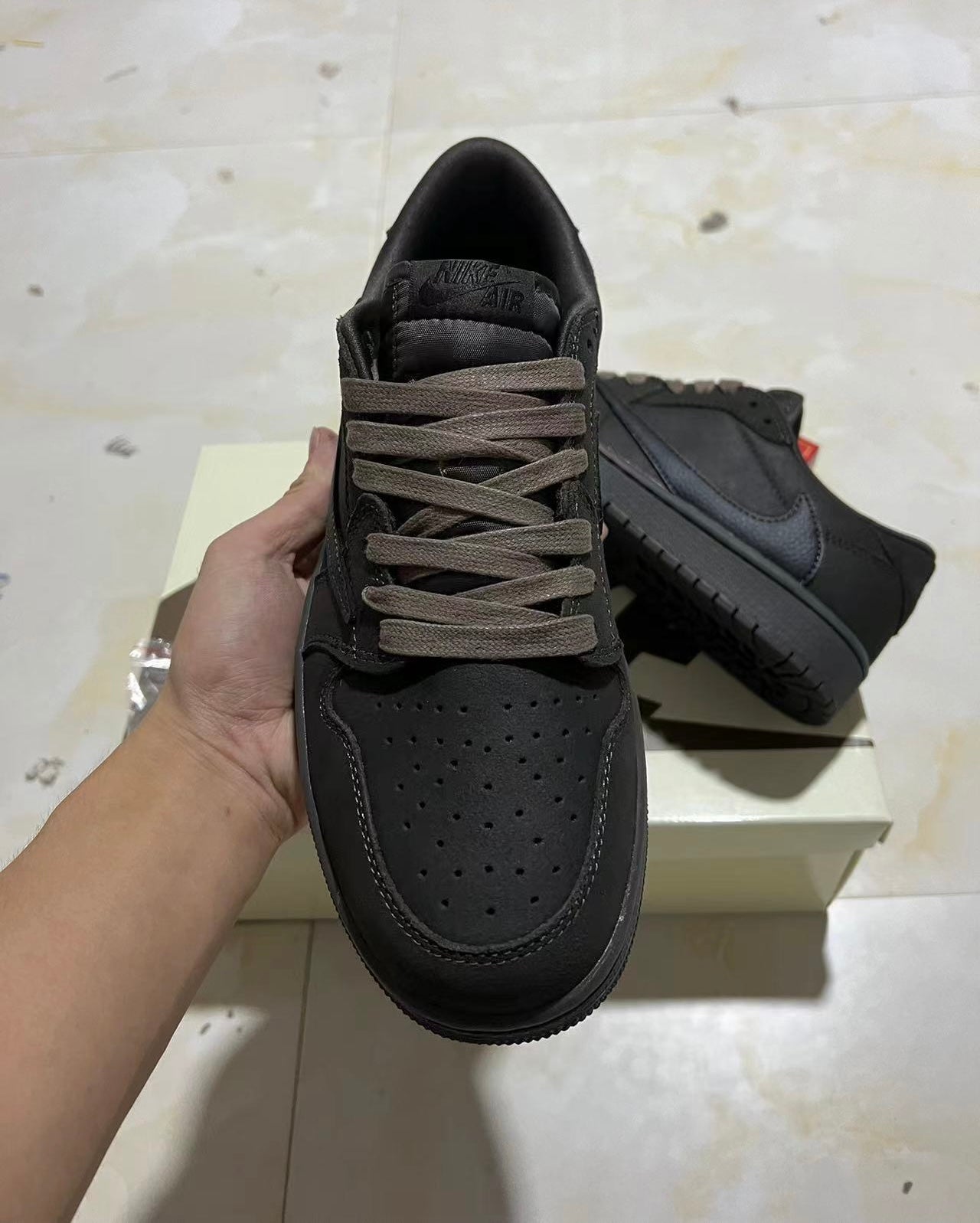 Jordan 1 Travis Scott - Velvet Brown