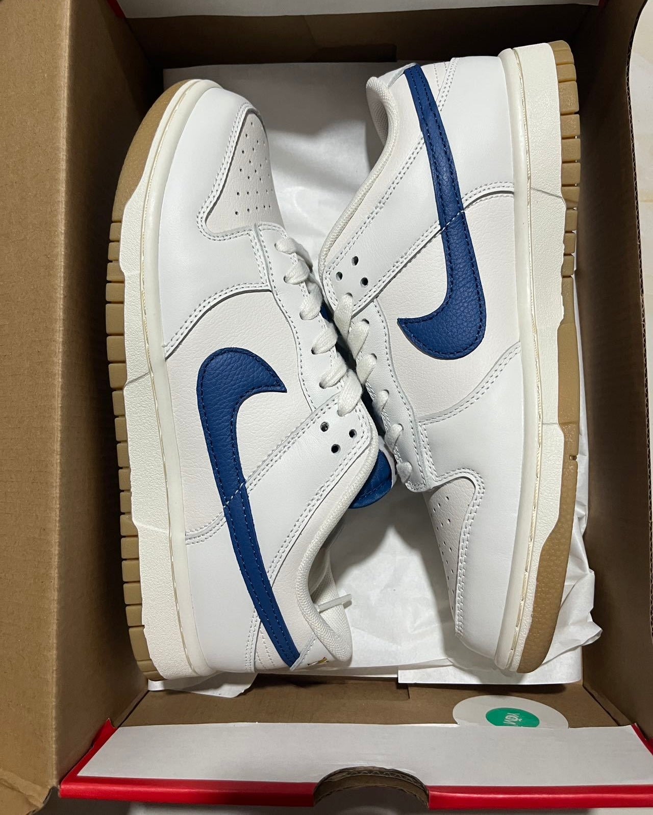 A Nike SB Dunk - Sail Game Royal Gum