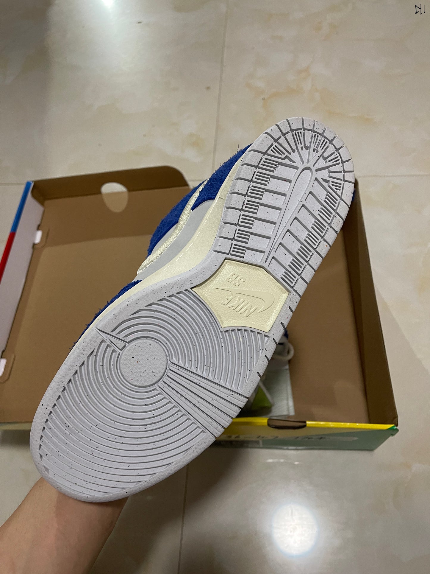 A Nike SB Dunk - Fly Streetwear