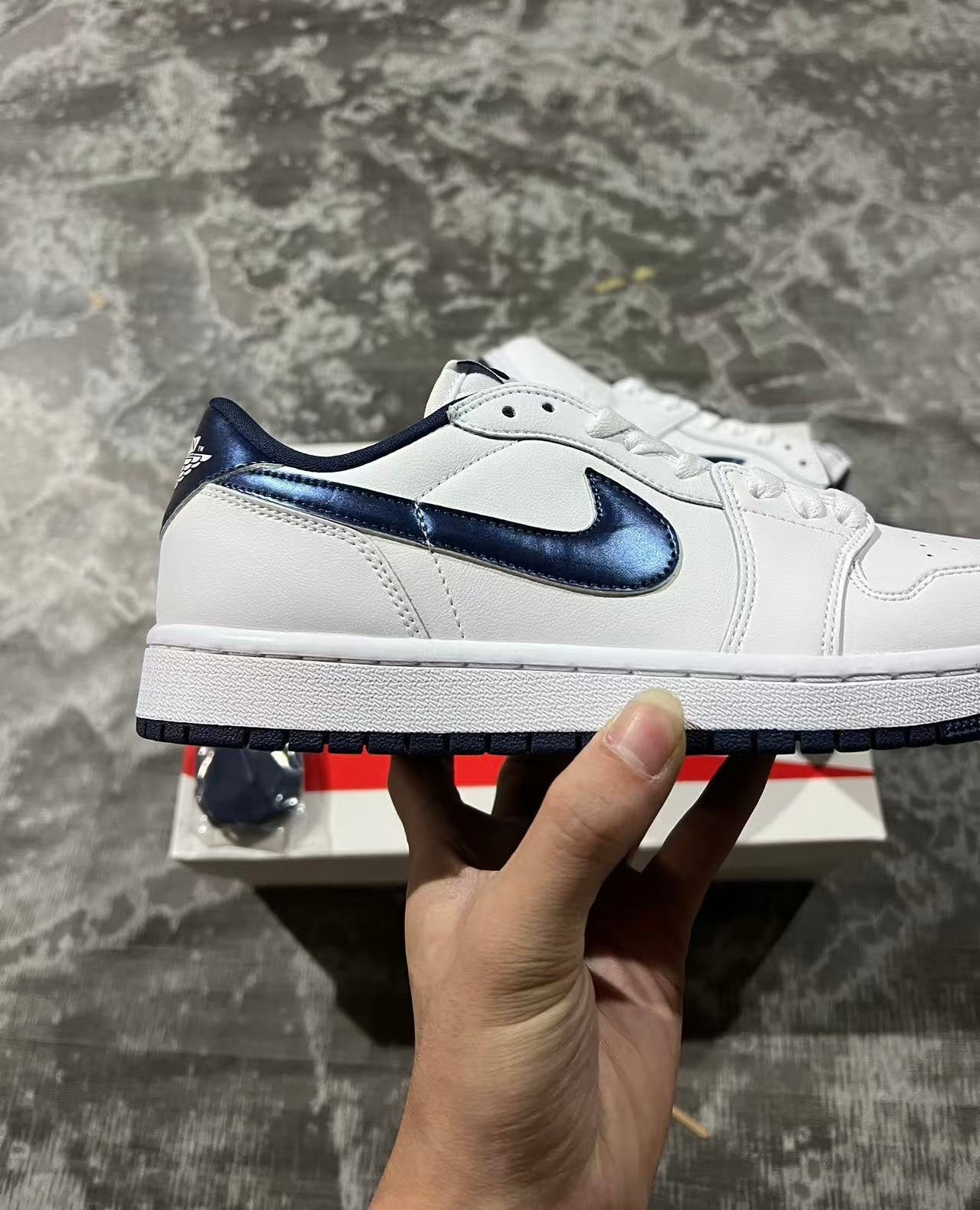 Jordan Retro 1 Low 85’ Metallic Blue