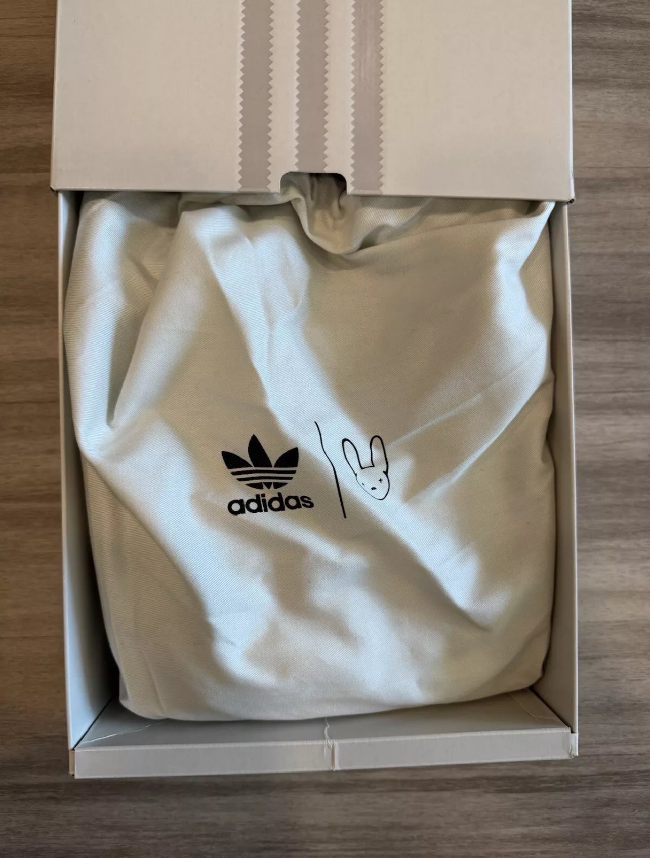 Adidas - Bad Bunny Response CL Paso Fino