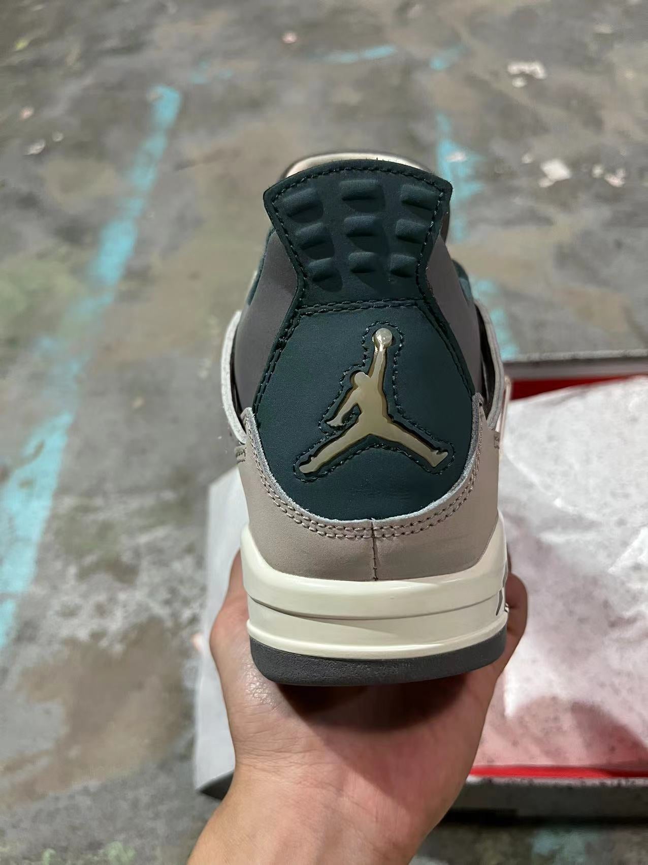 Jordan 4 - Craft