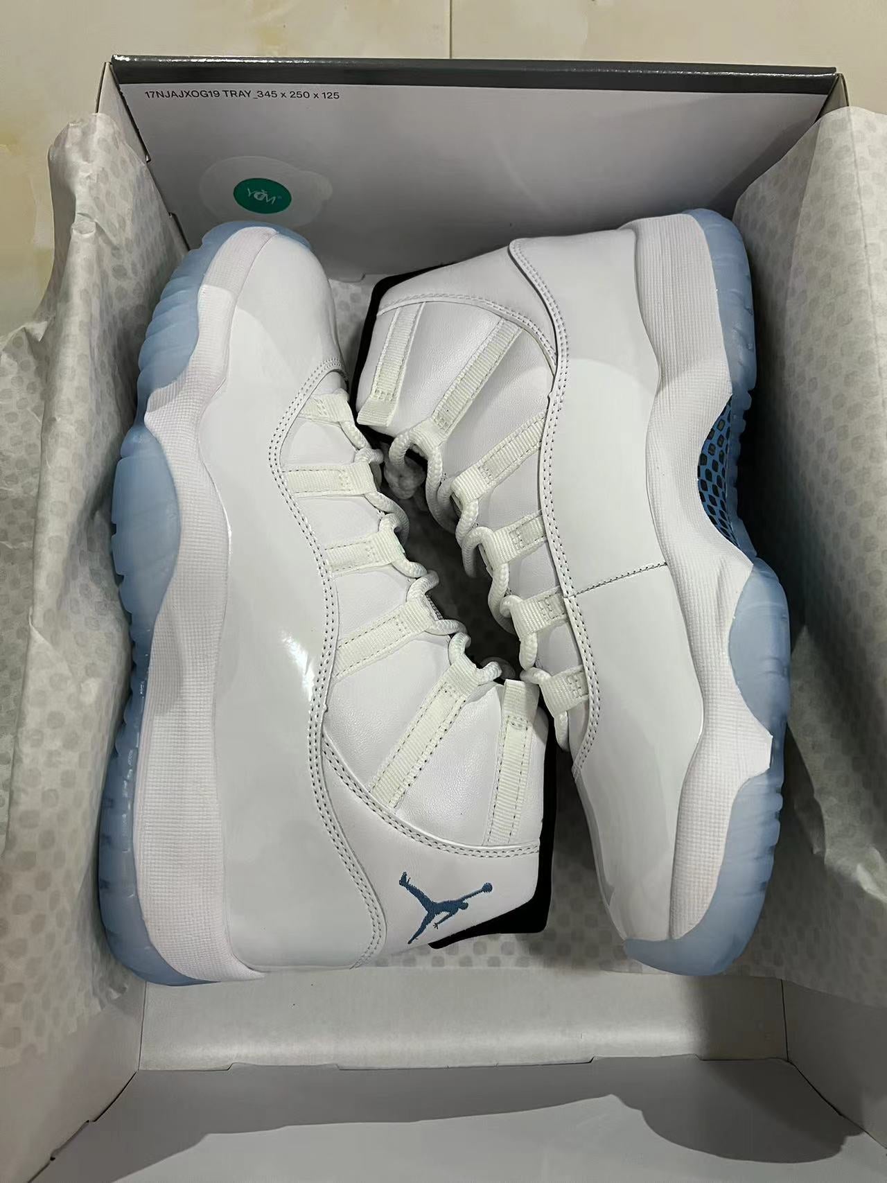 Jordan 11 - Legend Blue