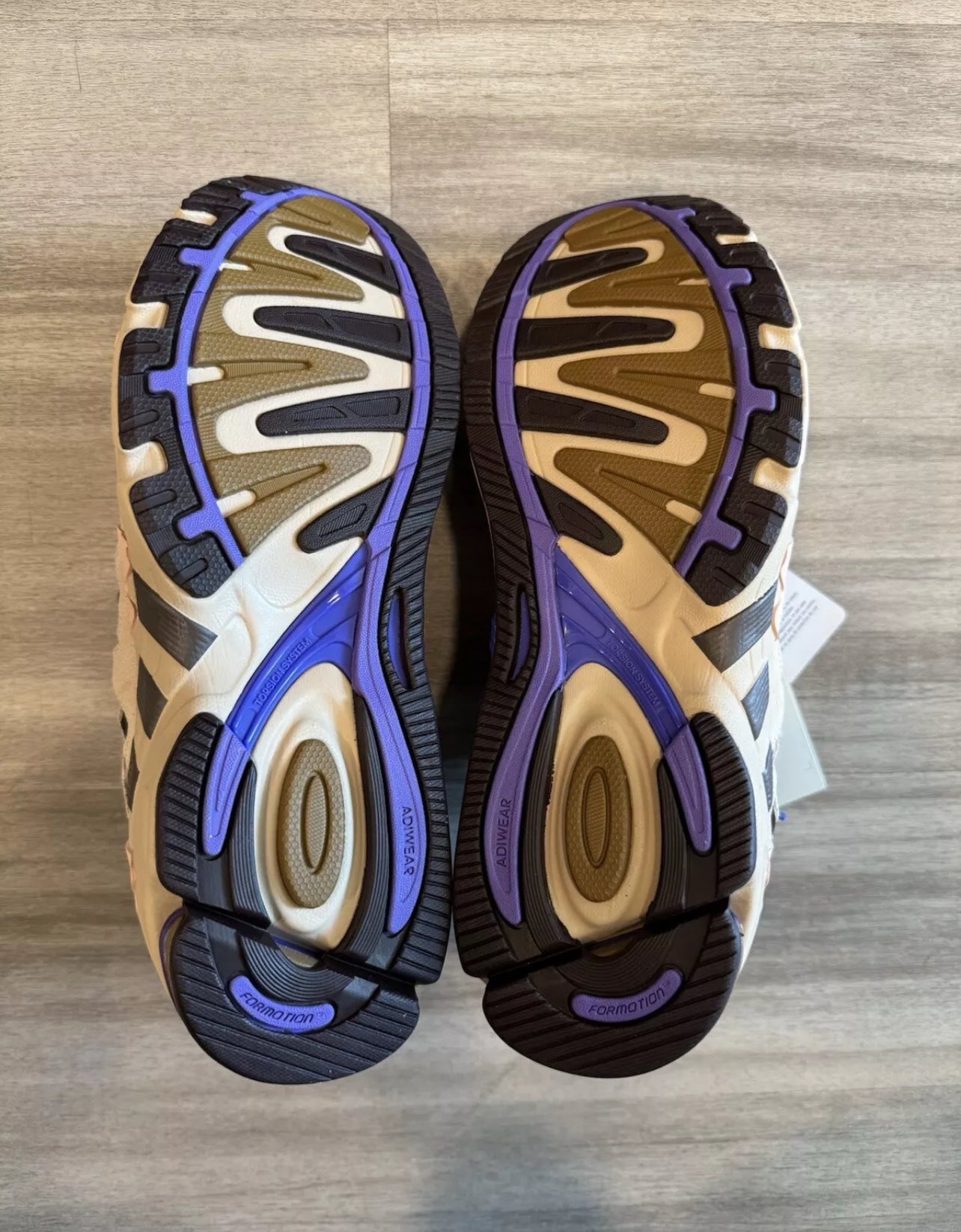 Adidas - Bad Bunny Response CL Paso Fino
