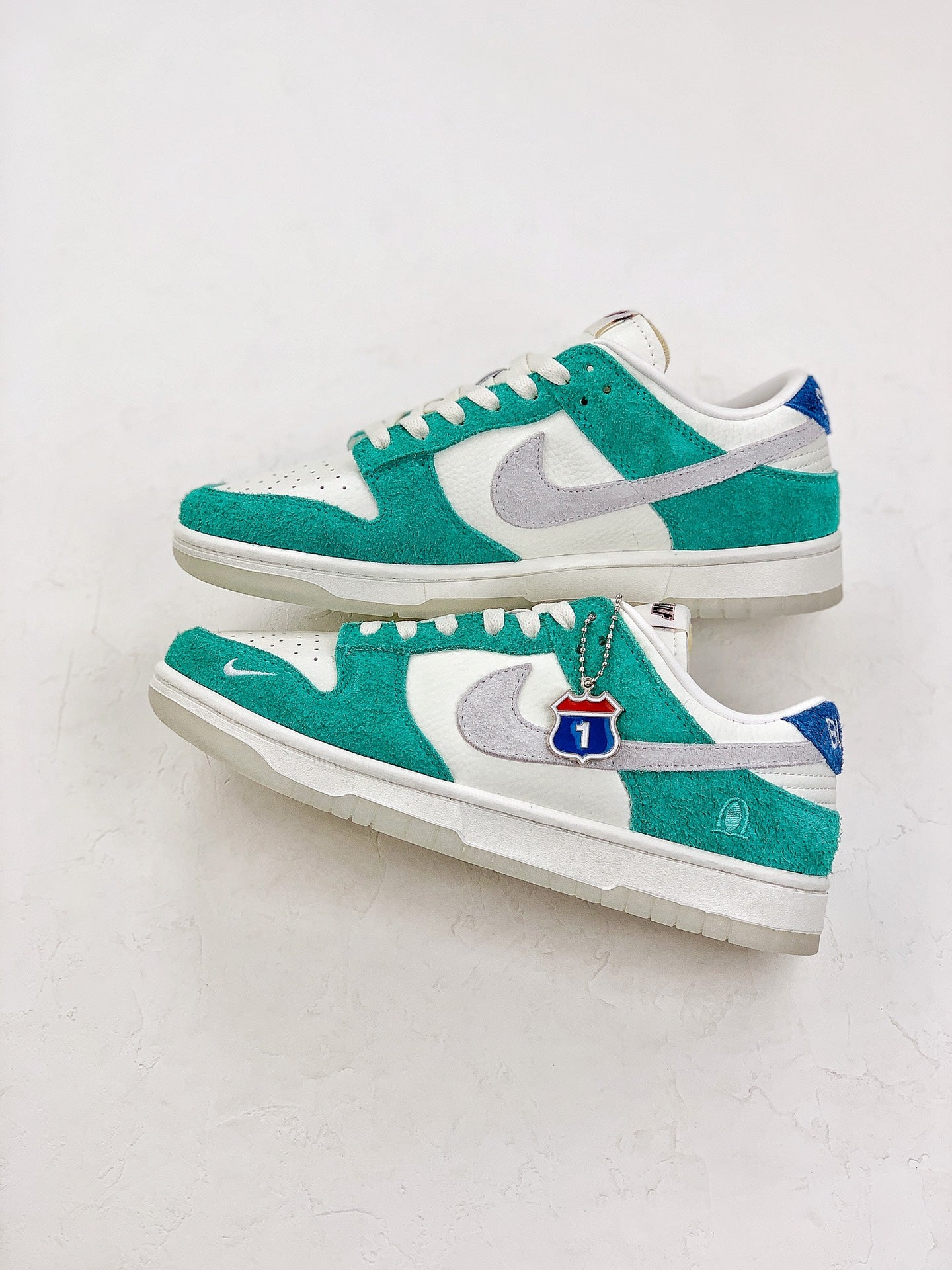 A Nike SB Dunk x Kasina - Road Sign